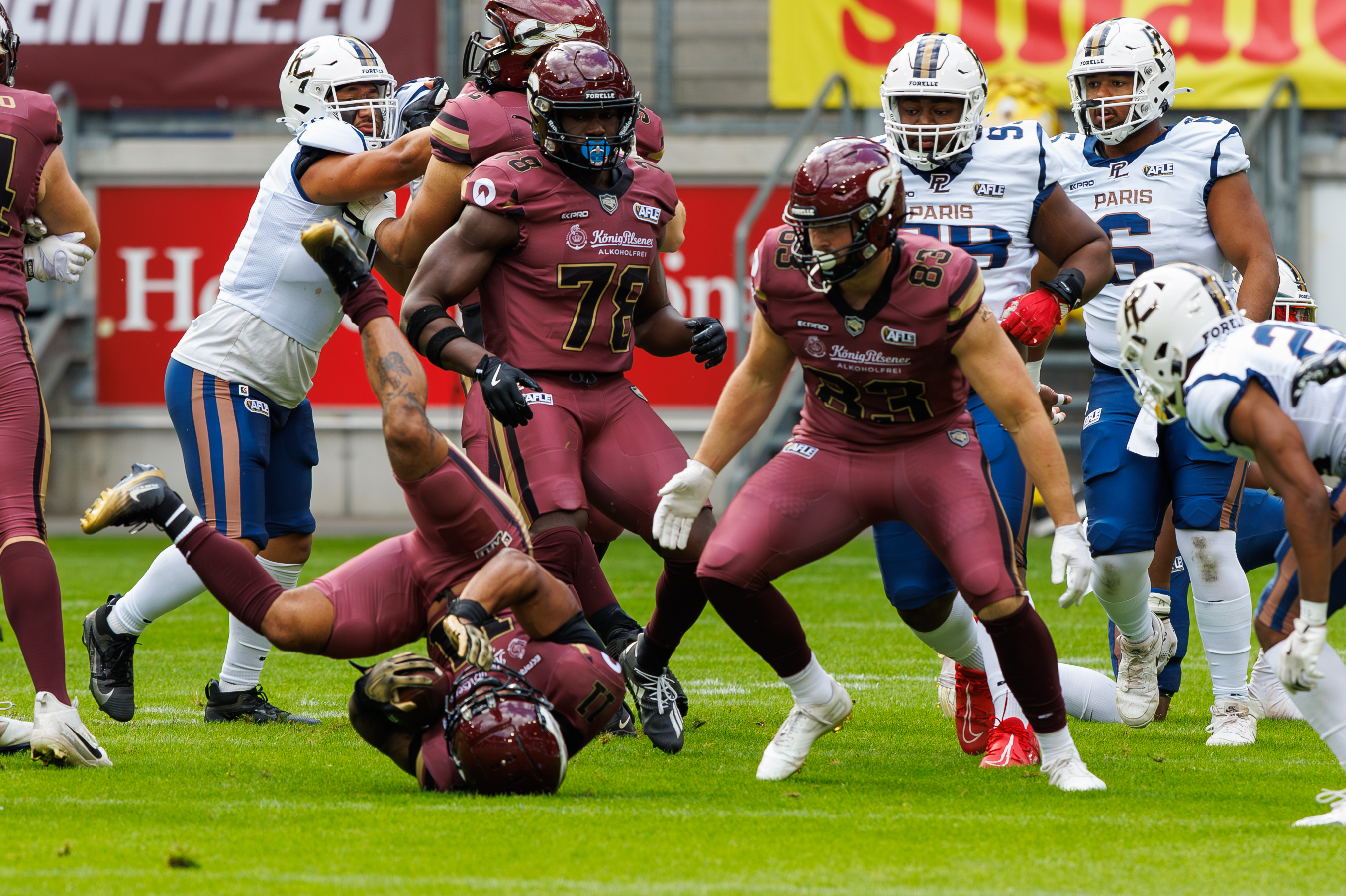 #11 Jonathan Scott (Running Back) – Rhein Fire and #83 Christopher Mielke (Tight End) – Rhein Fire