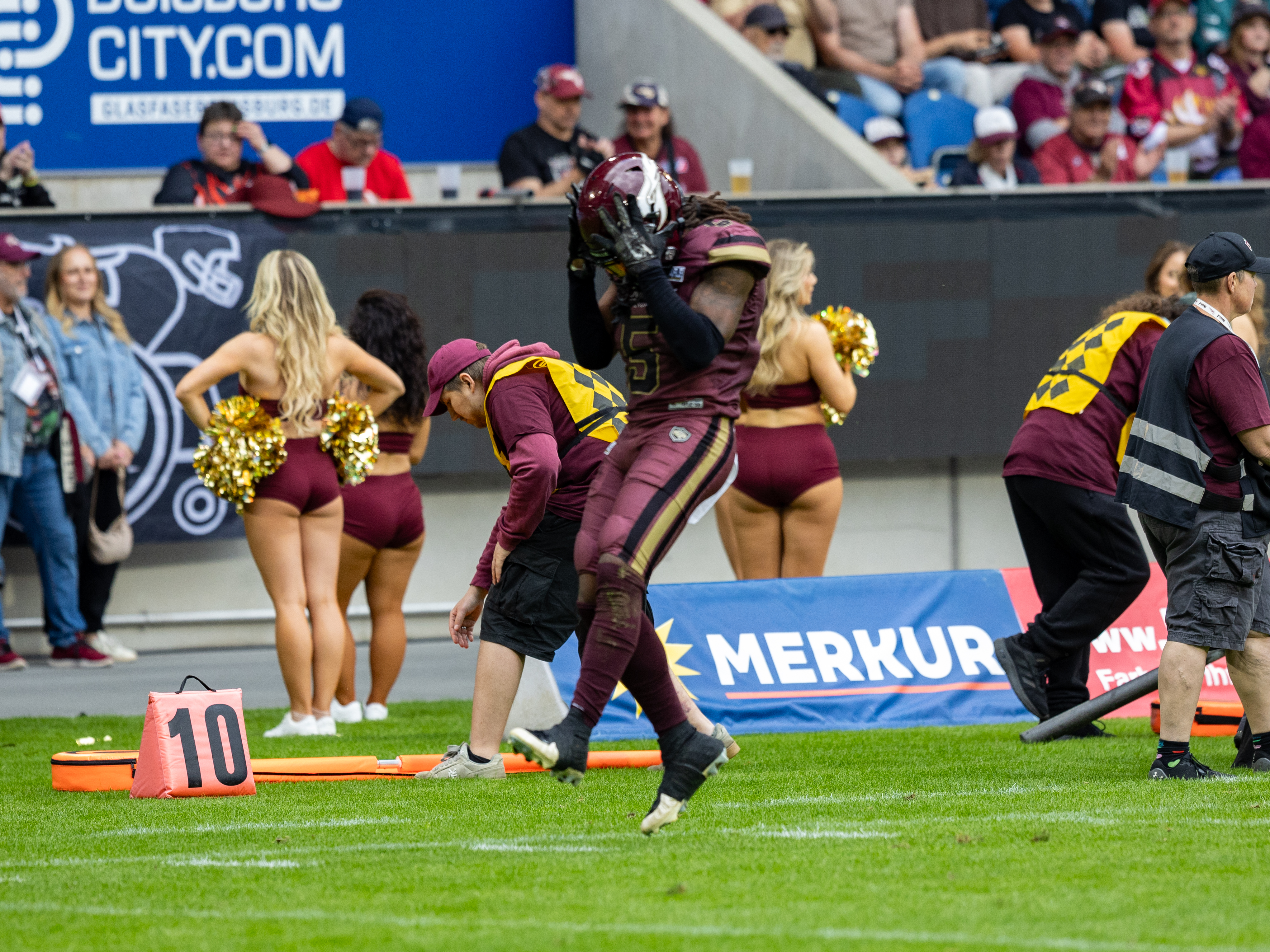 #5 Nazir Streater (Defensive Back) – Rhein Fire celebration after the tackle. Rhein Fire vs Paris Lights, American Football, American Football League Europe, WEEK 4, 2026, 13.06.2026,