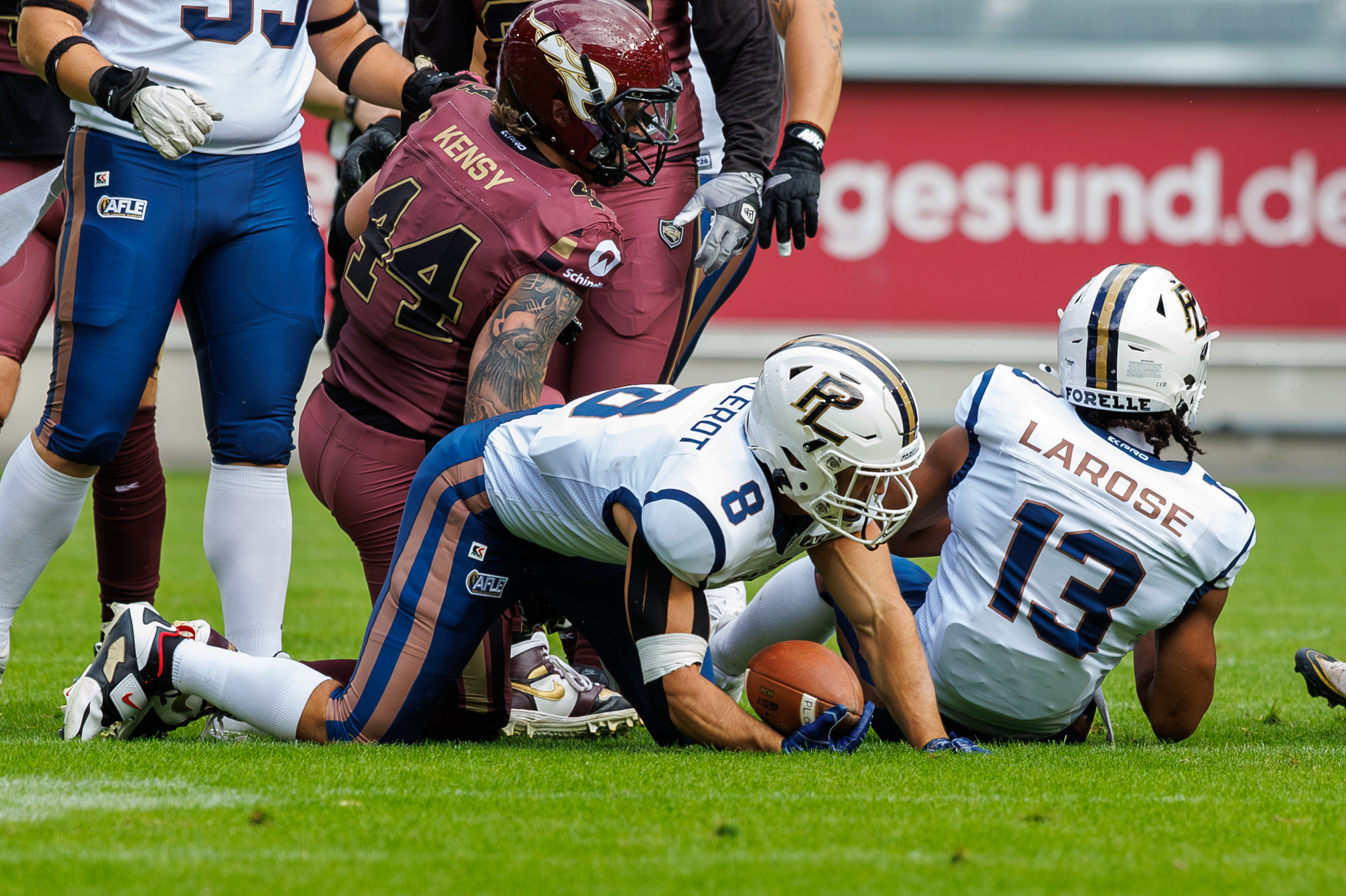 #13 Florian Larose (Wide Receiver) – Paris Lights and #8 Armand Soulerot (Running Back) – Paris Lights