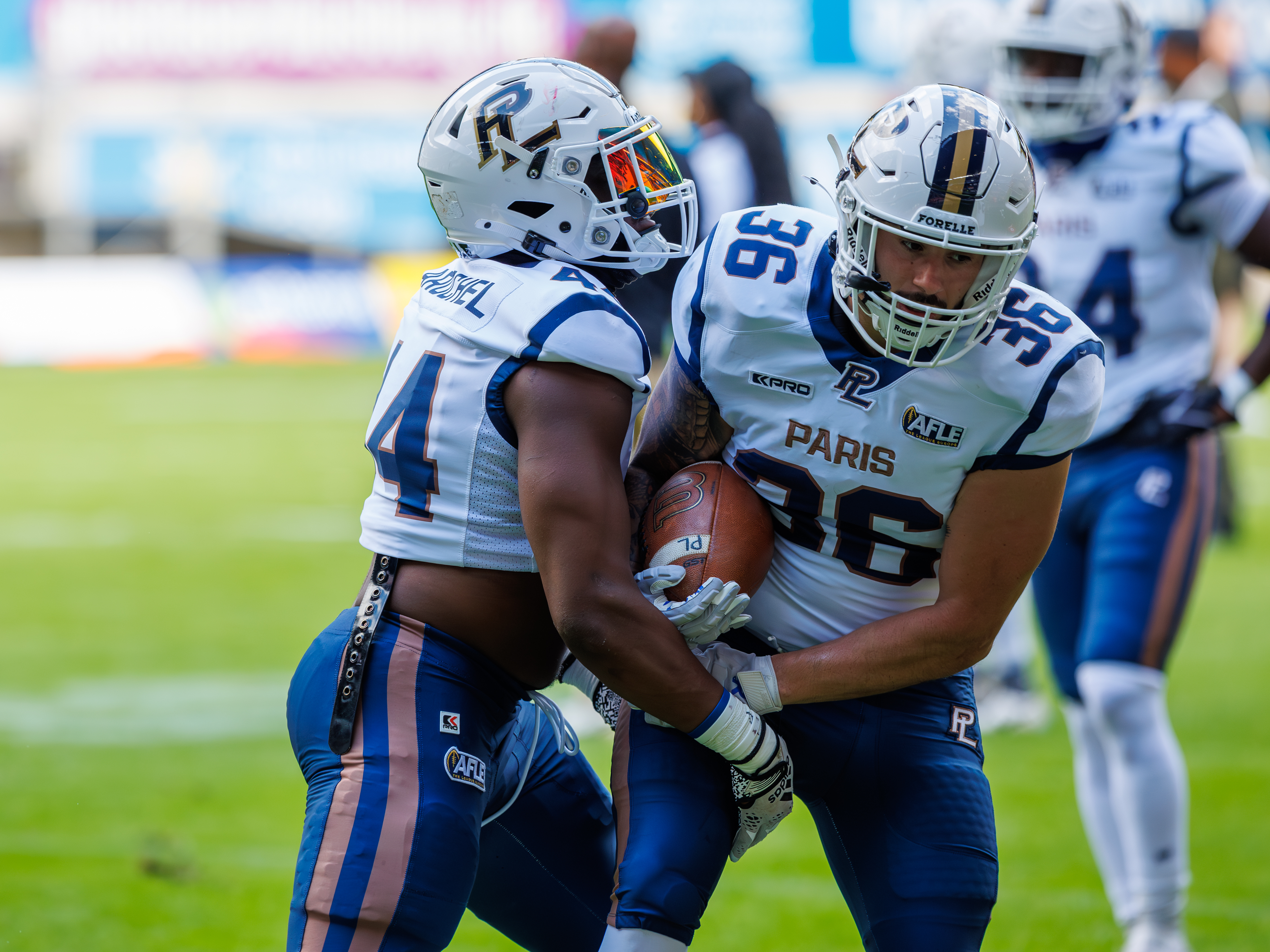 Warmup #44 Davidson Larochel (Linebacker) – Paris Lights and #36 David Oliveira De Sousa (Linebacker) – Paris Lights