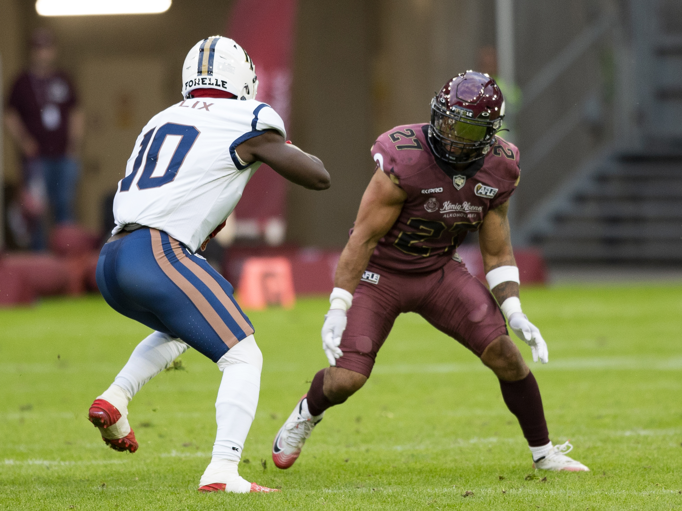 #27 Justin Howell (Defensive Back) – Rhein Fire wait to takle #10 Lowry Felix (Running Back) – Paris Lights Rhein Fire vs Paris Lights, American Football, American Football League Europe, WEEK 4, 2026, 13.06.2026,