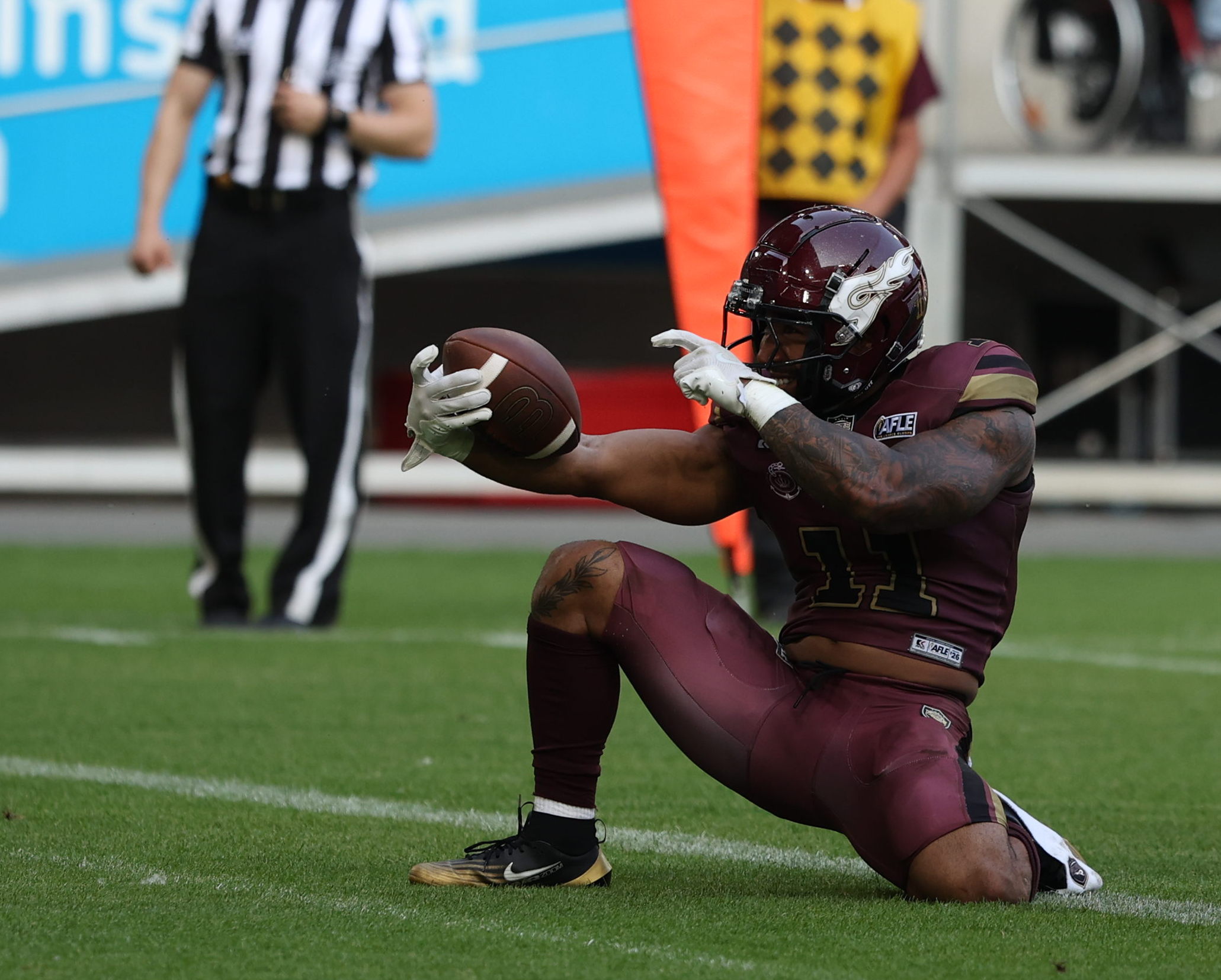 Firstdown from #11 Jonathan Scott (Running Back) – Rhein Fire