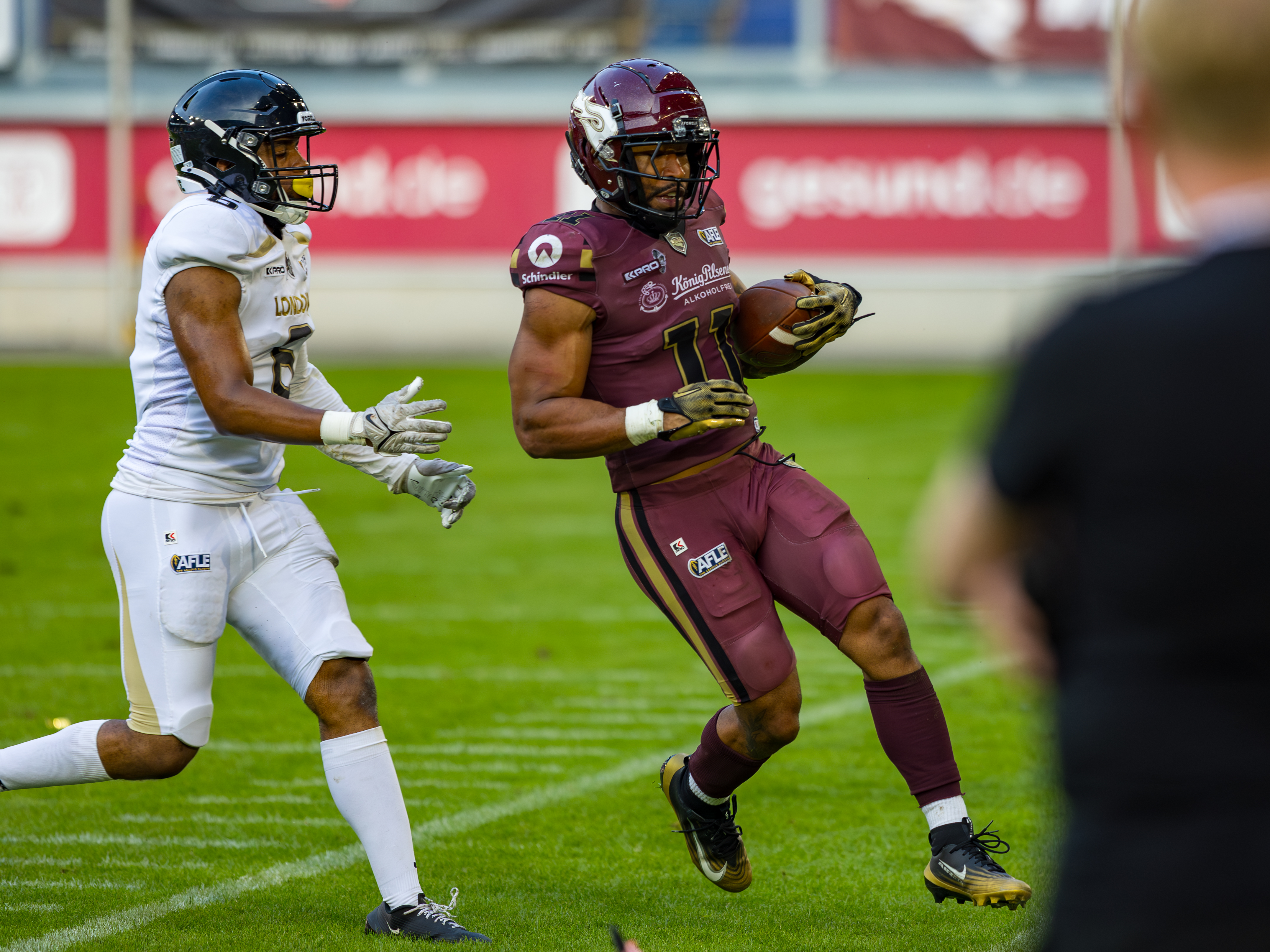 #6 Antoine Allwood-Bennett (Defensive Back) – London Warriors and #11 Jonathan Scott (Running Back) – Rhein Fire