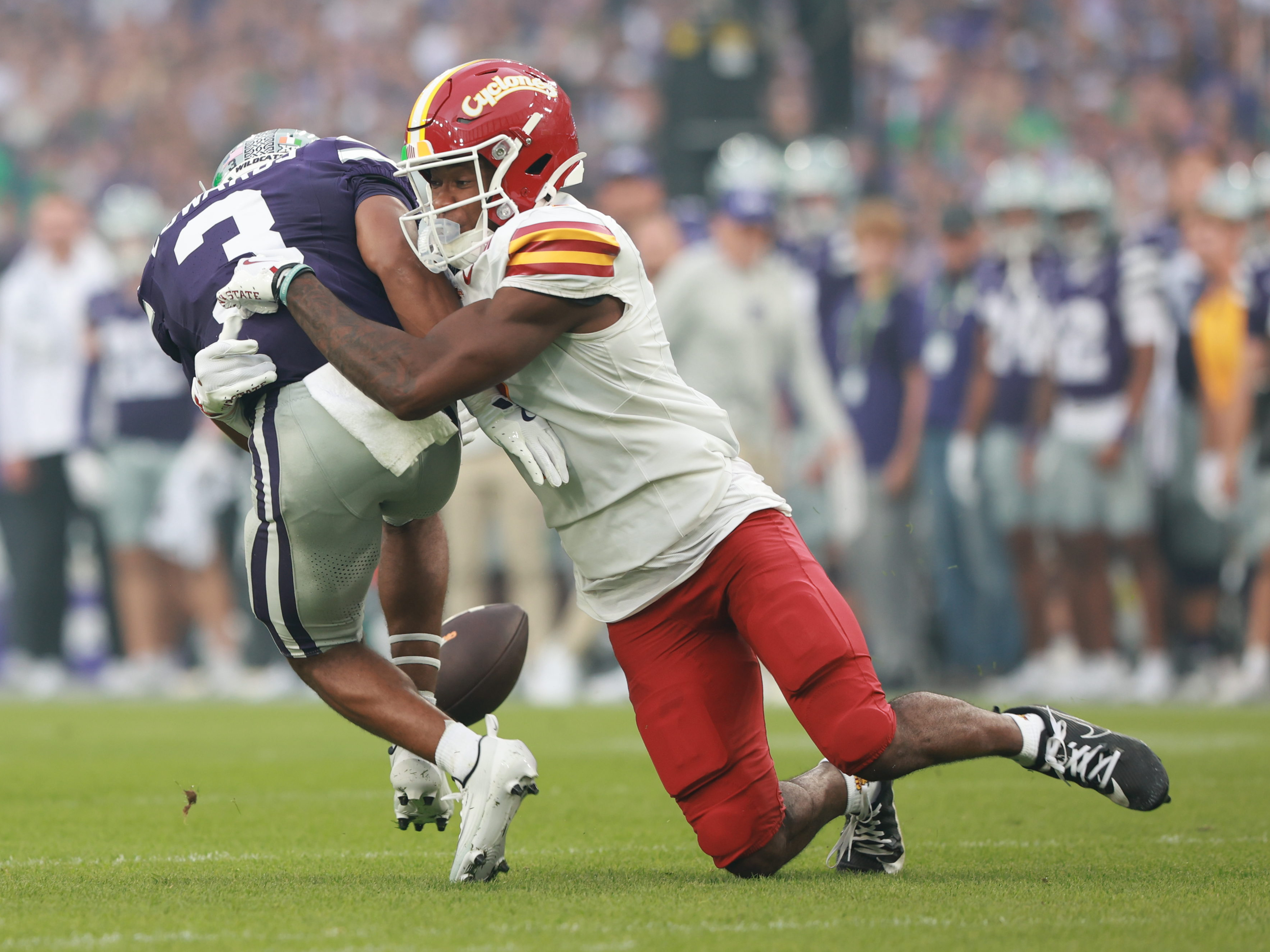 #3 Dylan Edwards (RB) Kansas State Wildcats fumble the ball. Iowa State vs K-State, American Football, NCAA College Football, Week 1, 2025, 23.08.2025,