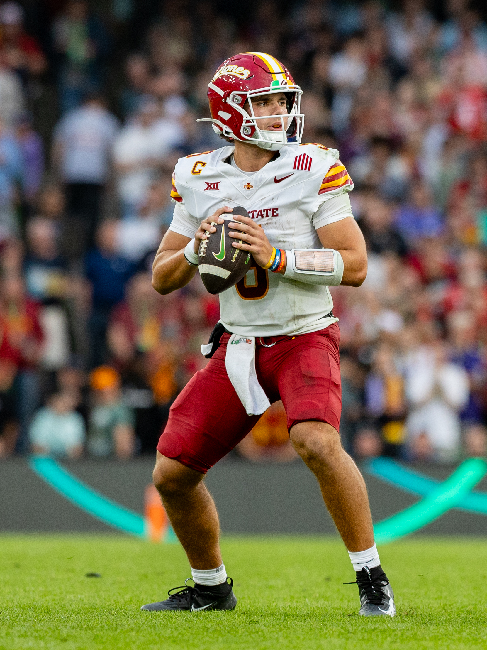 #3 Rocco Becht (QB) Iowa State Cyclones seach a pass target Iowa State vs K-State, American Football, NCAA College Football, Week 1, 2025, 23.08.2025,