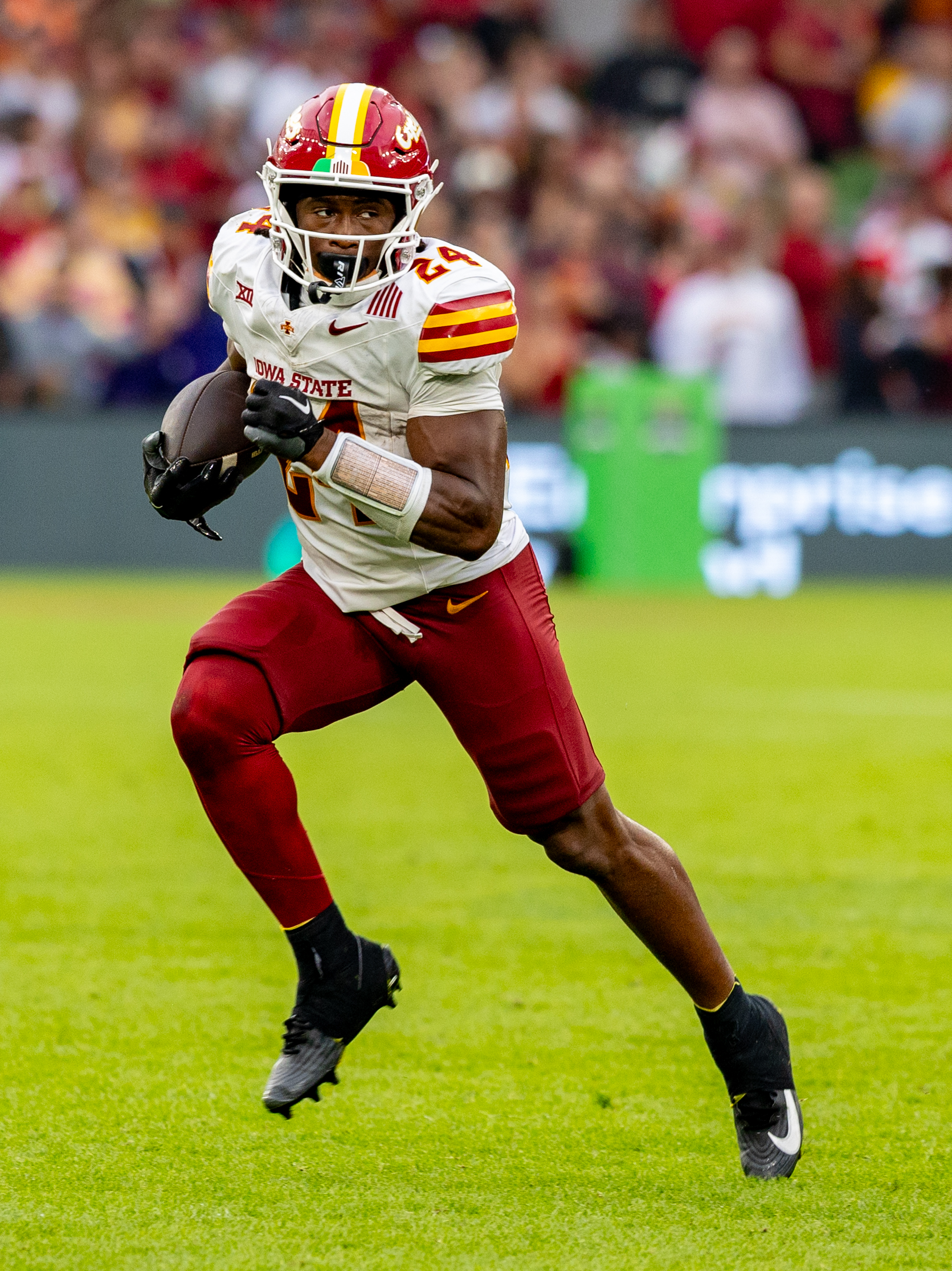 #24 Abu Sama III (RB) Iowa State Cyclon run with the ball. Iowa State vs K-State, American Football, NCAA College Football, Week 1, 2025, 23.08.2025,