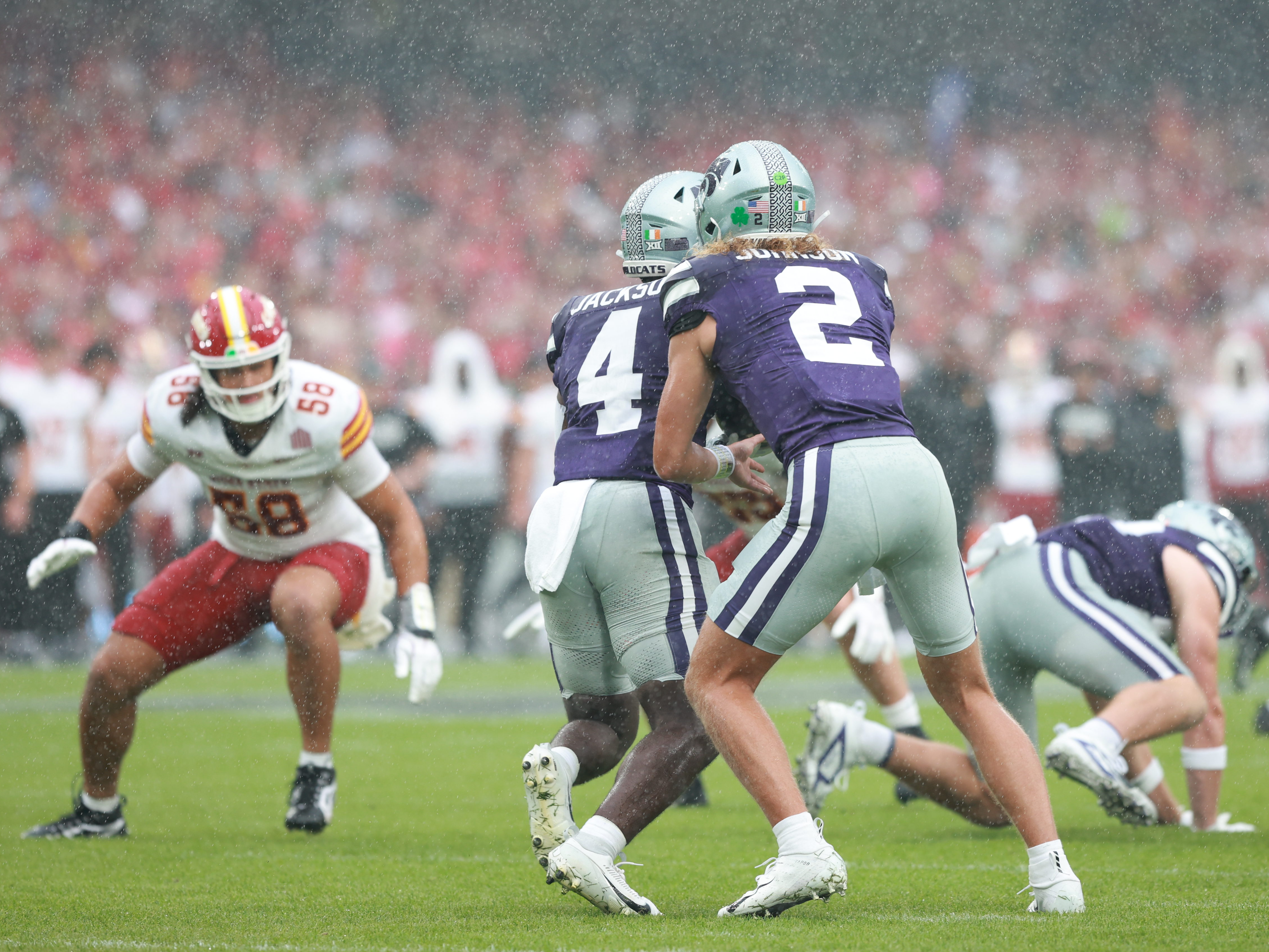 #2 Avery Johnson (QB) Kansas State Wildcats, #4 Joe Jackson (RB) Kansas State Wildcats in rain. Iowa State vs K-State, American Football, NCAA College Football, Week 1, 2025, 23.08.2025,