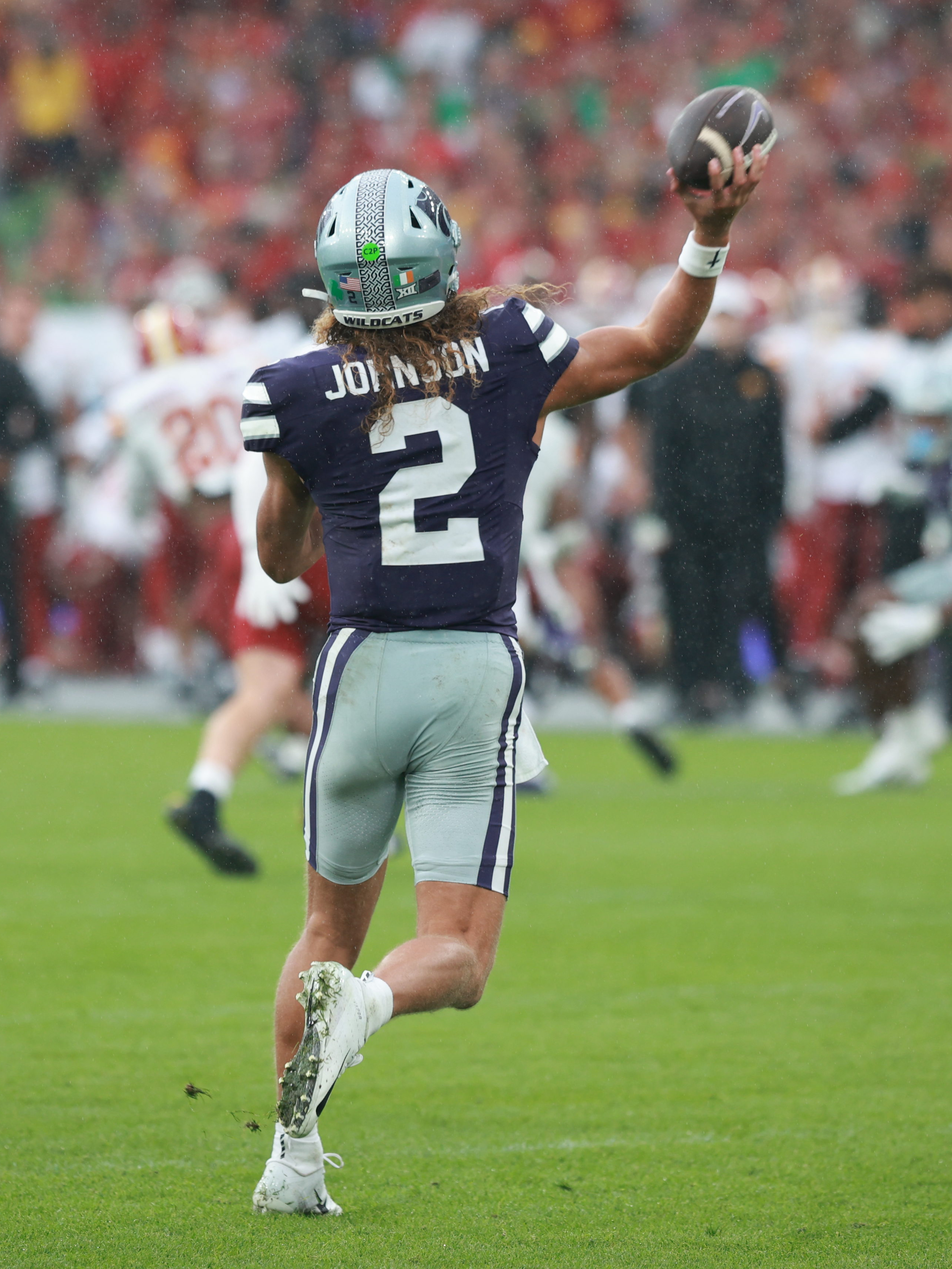 #2 Avery Johnson (QB) Kansas State Wildcats passing. Iowa State vs K-State, American Football, NCAA College Football, Week 1, 2025, 23.08.2025,