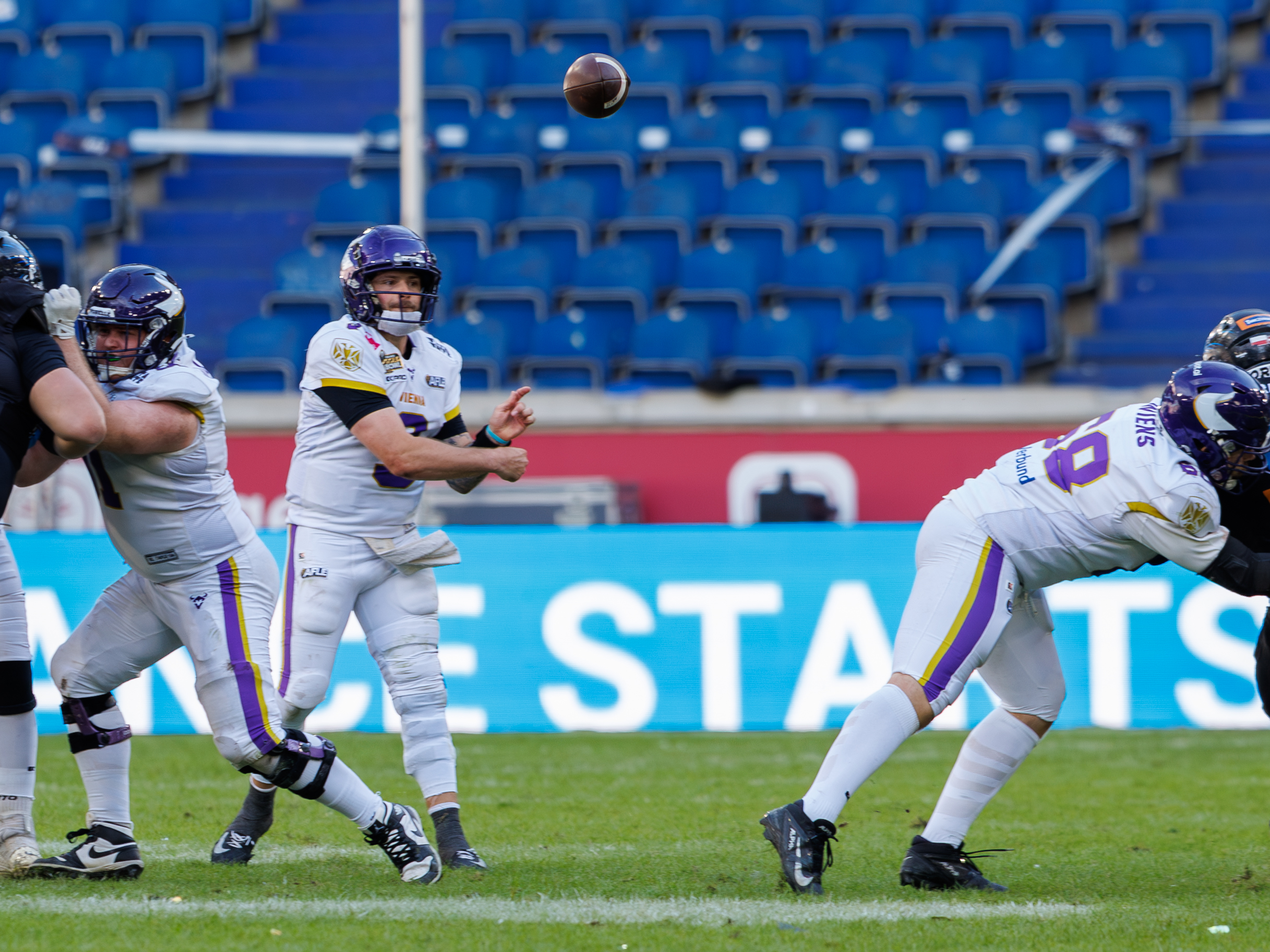 #3 Ben Holmes (Quarterback) – Vienna Vikings pass the ball