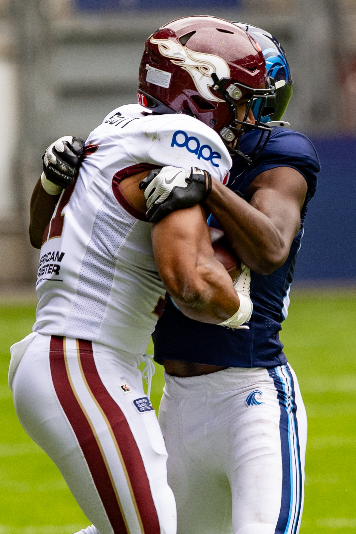 #25 Khalid Adisa (CB) Nordic Storm tackle #11 Jonathan Scott (RB) Rhein Fire Rhein Fire vs Nordic Storm, American Football, European League of Football, Week 14, 2025, 17.08.2025,