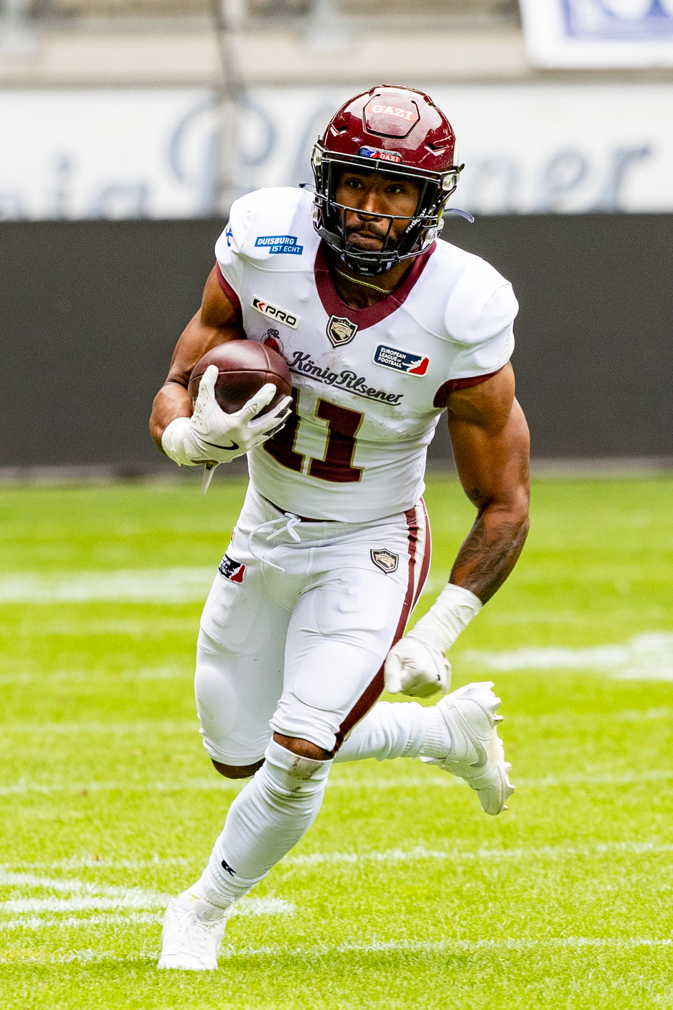 #11 Jonathan Scott (RB) Rhein Fire run with the ball. Rhein Fire vs Nordic Storm, American Football, European League of Football, Week 14, 2025, 17.08.2025,