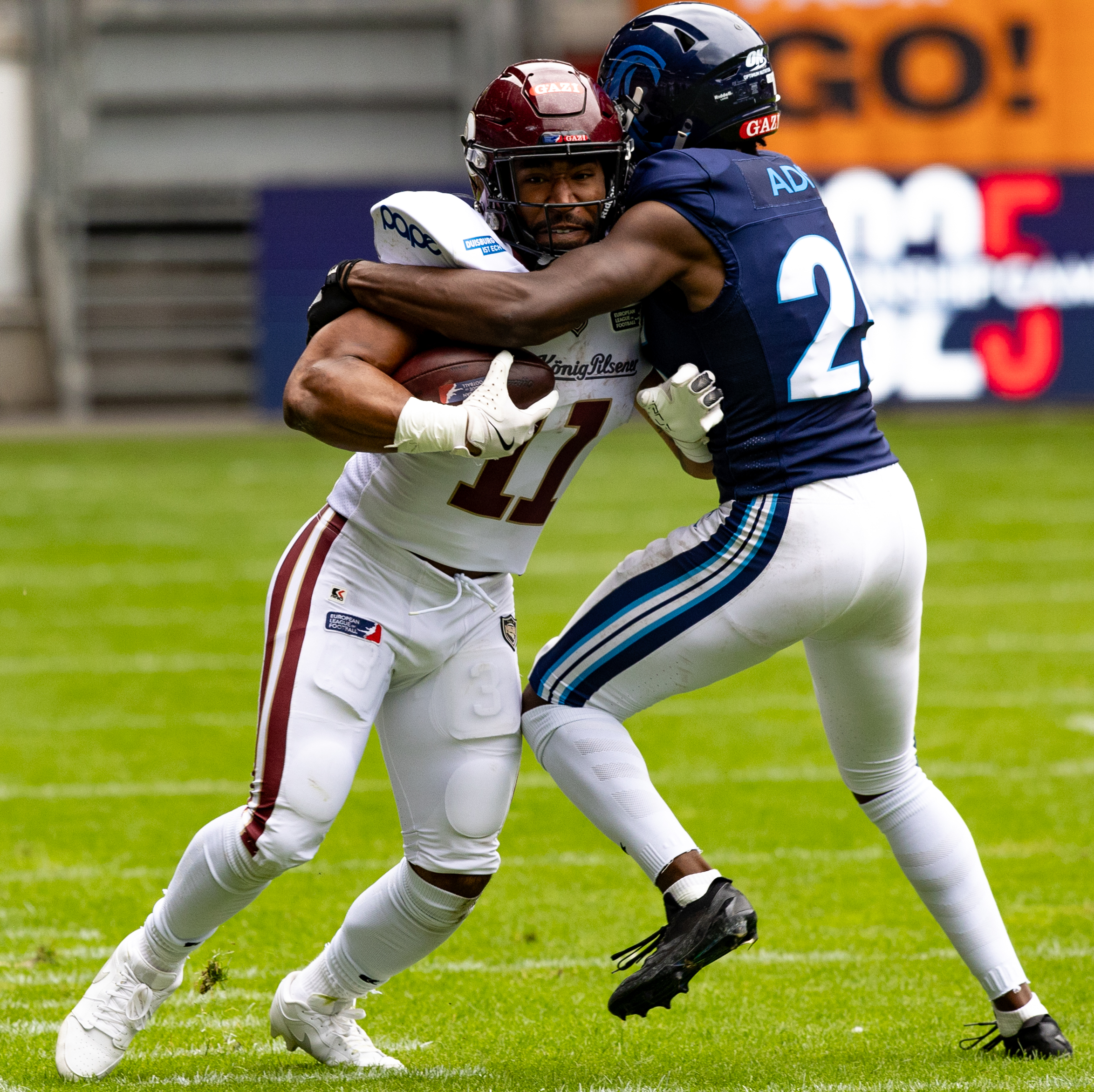 #25 Khalid Adisa (CB) Nordic Storm tackle #11 Jonathan Scott (RB) Rhein Fire Rhein Fire vs Nordic Storm, American Football, European League of Football, Week 14, 2025, 17.08.2025,
