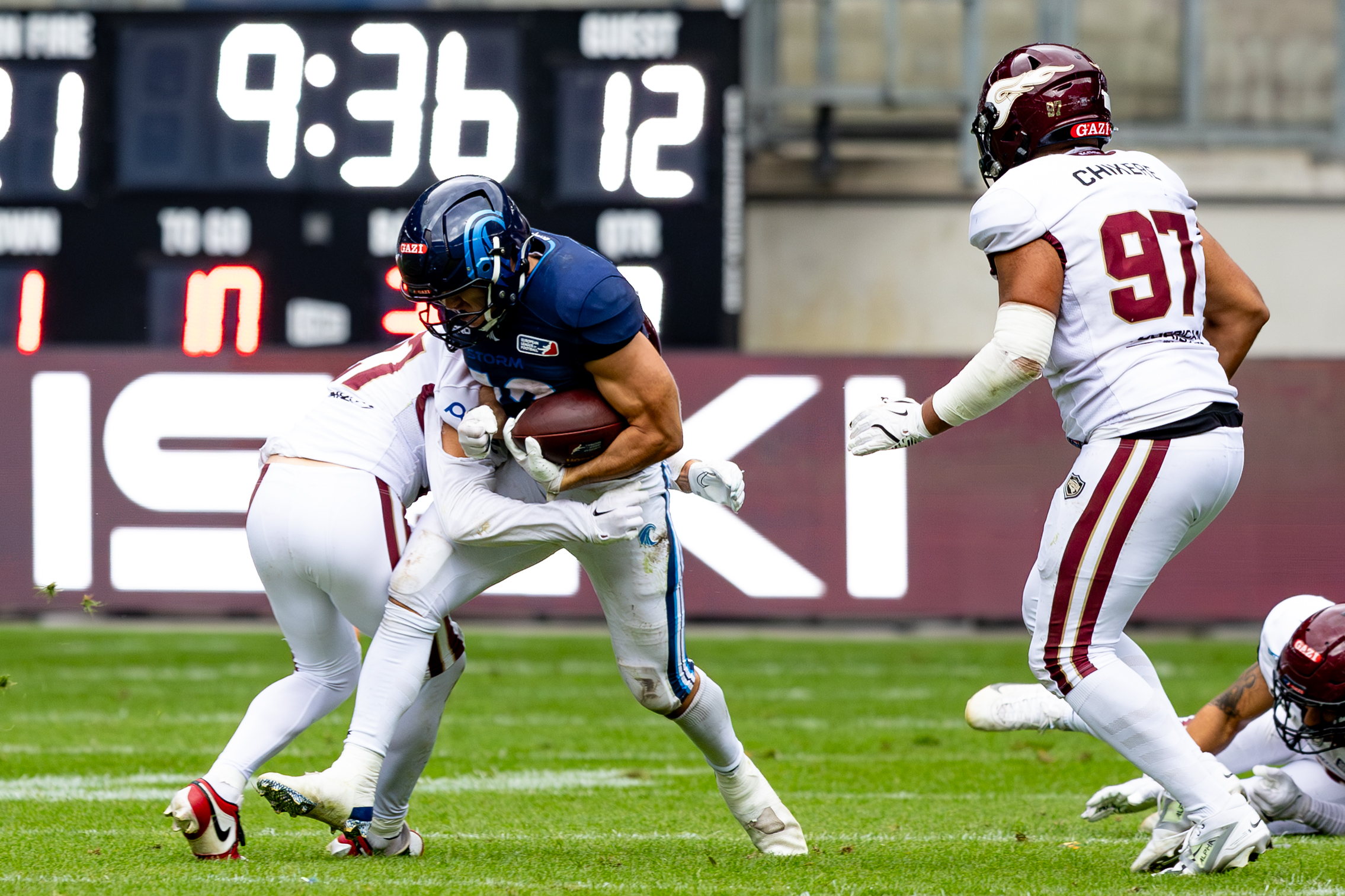 #27 Max Richter (SS) Rhein Fire tackle #42 Armand Soulerot (RB) Nordic Storm Rhein Fire vs Nordic Storm, American Football, European League of Football, Week 14, 2025, 17.08.2025,