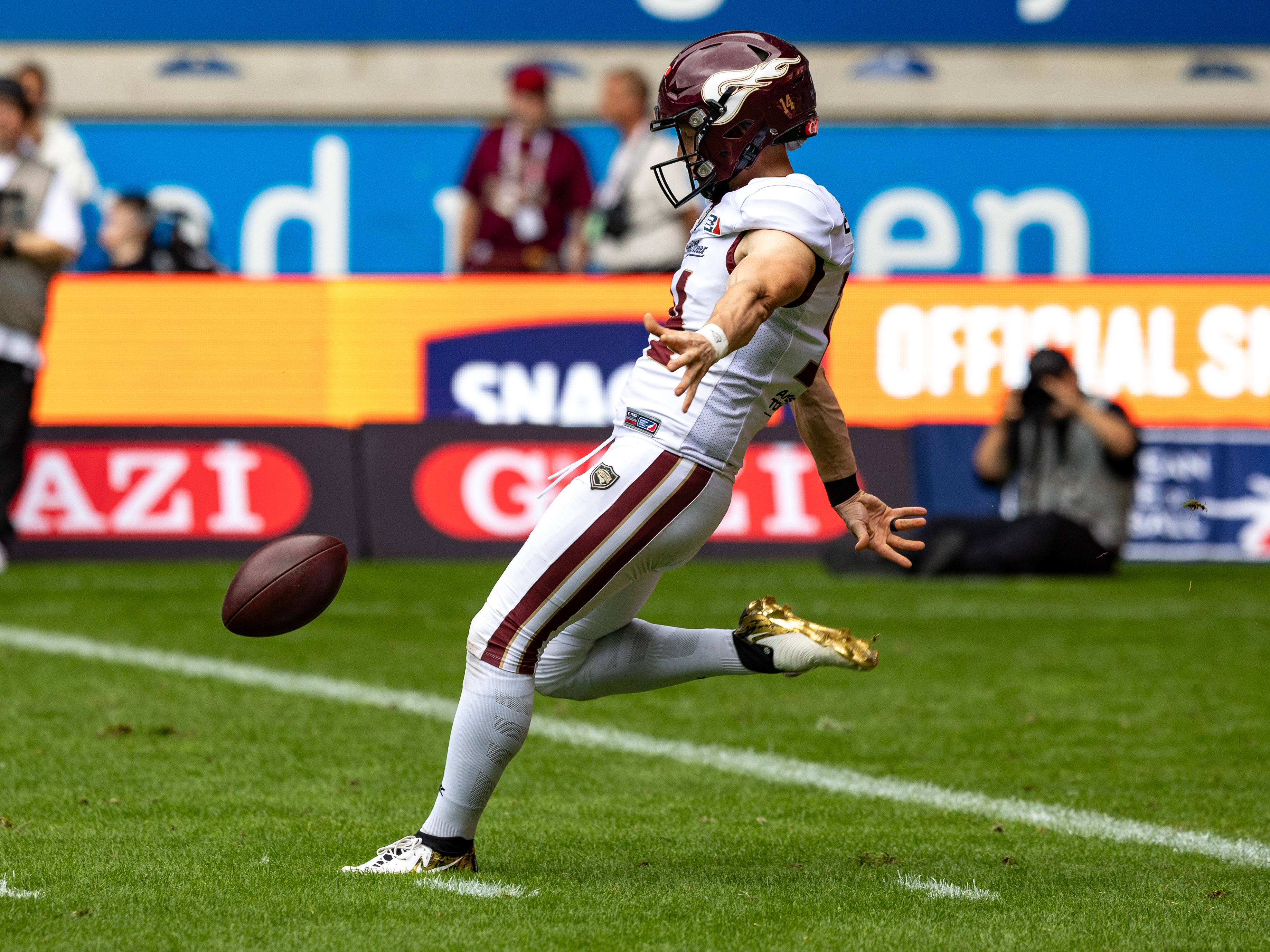 #14 Maximilian Eisenhut (Punter) Rhein Fire at punt Rhein Fire vs Nordic Storm, American Football, European League of Football, Week 14, 2025, 17.08.2025,