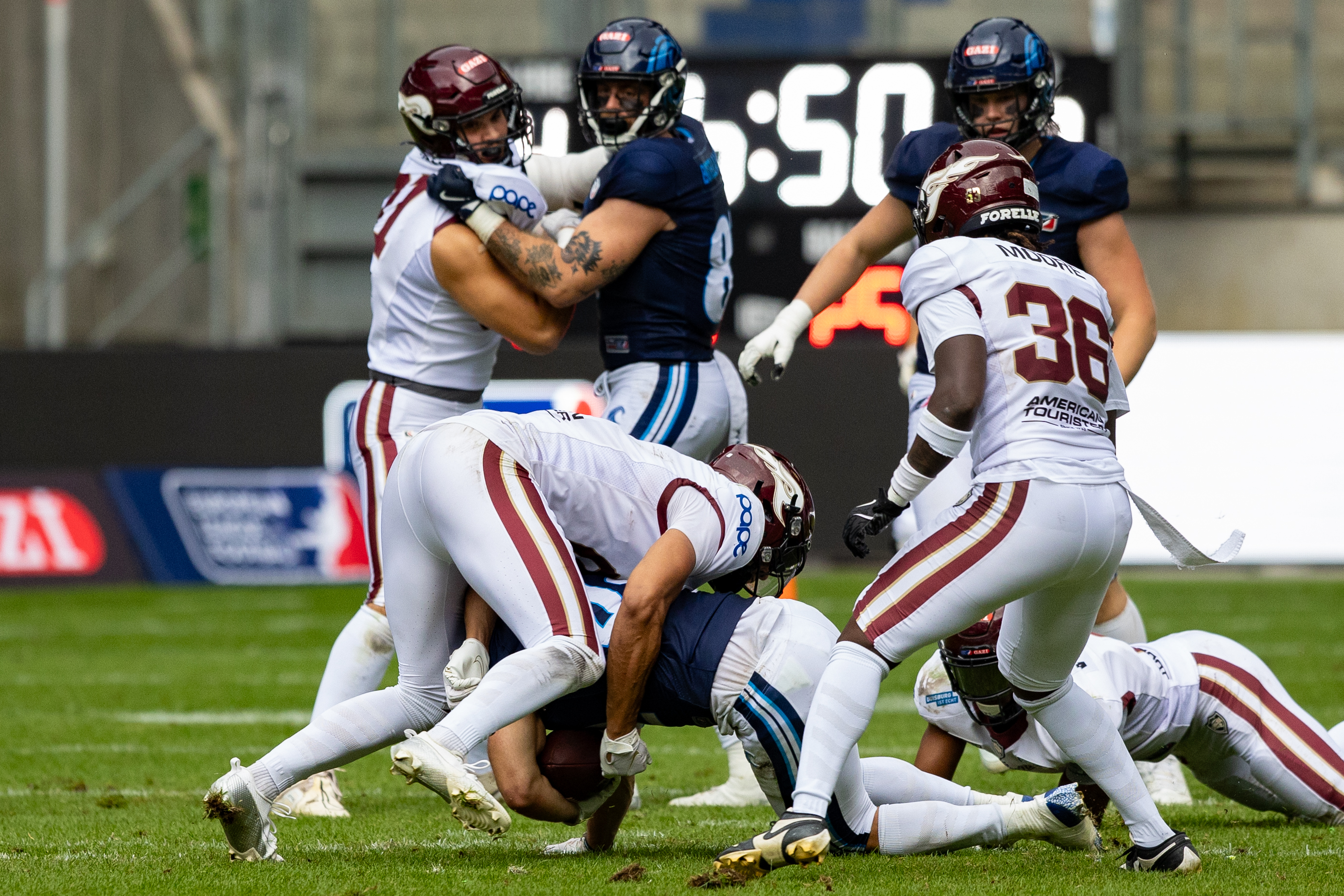 #0 Tony Anderson (CB) Rhein Fire tackle #42 Armand Soulerot (RB) Nordic Storm Rhein Fire vs Nordic Storm, American Football, European League of Football, Week 14, 2025, 17.08.2025,