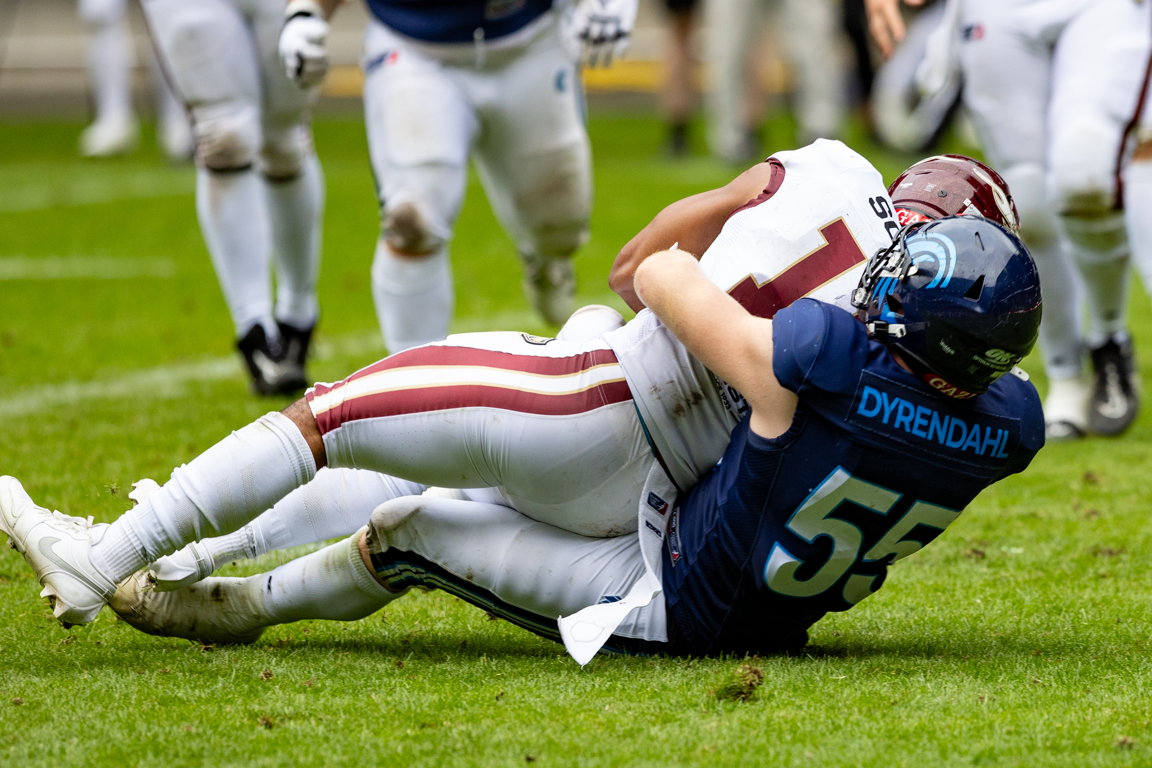 #55 Hugo Dyrendahl (LB) Nordic Storm tackle #11 Jonathan Scott (RB) Rhein Fire Rhein Fire vs Nordic Storm, American Football, European League of Football, Week 14, 2025, 17.08.2025,