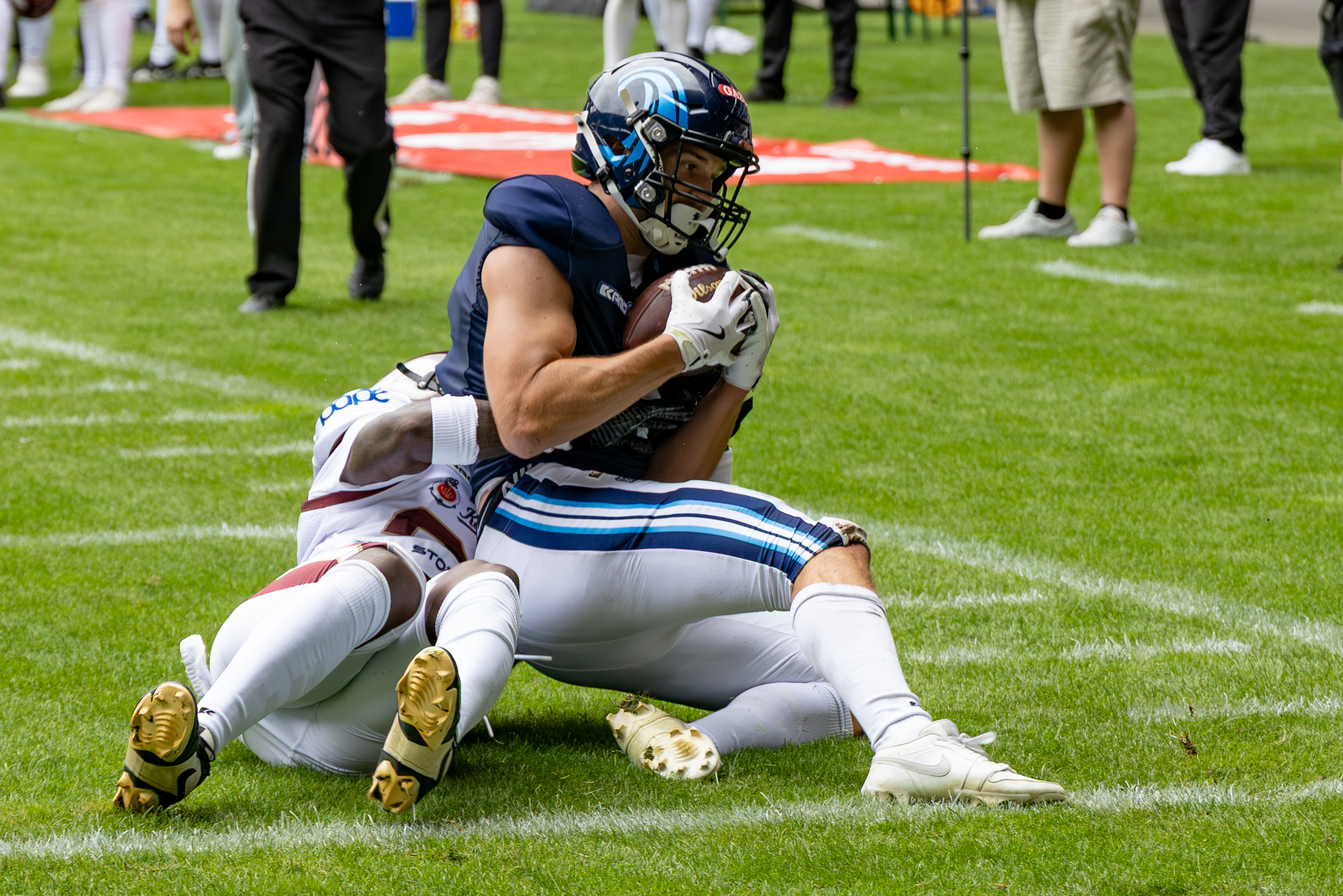 #0 Tony Anderson (CB) Rhein Fire tackle #1 Simon Føns (WR) Nordic Storm Rhein Fire vs Nordic Storm, American Football, European League of Football, Week 14, 2025, 17.08.2025,