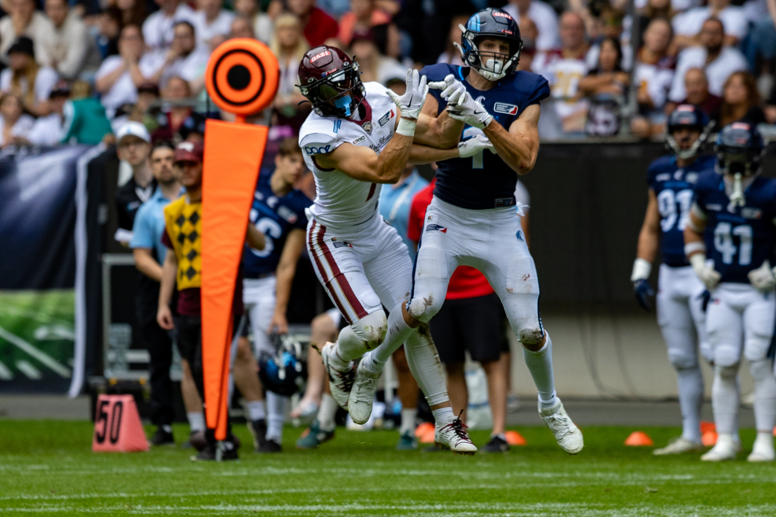 #7 Till Janssen (CB) Rhein Fire and #1 Simon Føns (WR) Nordic Storm fight for the ball Rhein Fire vs Nordic Storm, American Football, European League of Football, Week 14, 2025, 17.08.2025,