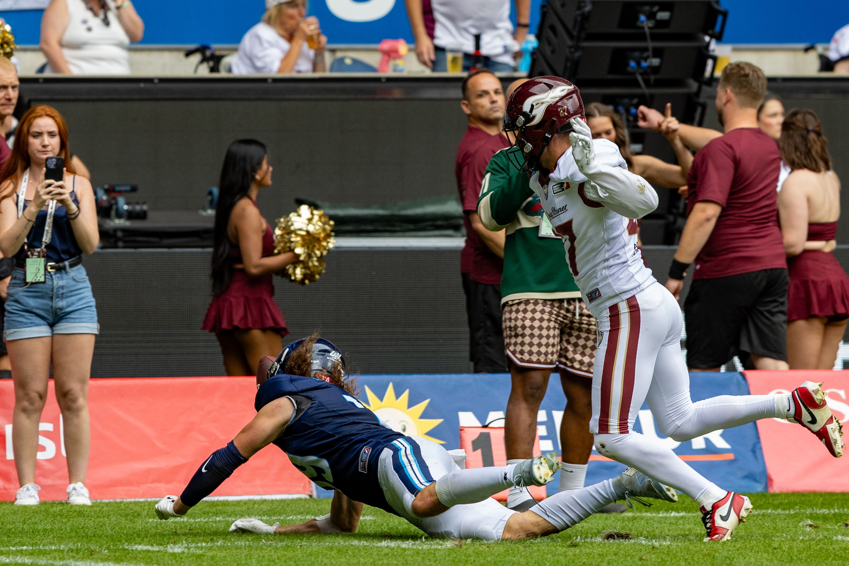 Incomplette catch from #19 Brendan Beaulieu (WR) Nordic Storm Rhein Fire vs Nordic Storm, American Football, European League of Football, Week 14, 2025, 17.08.2025,