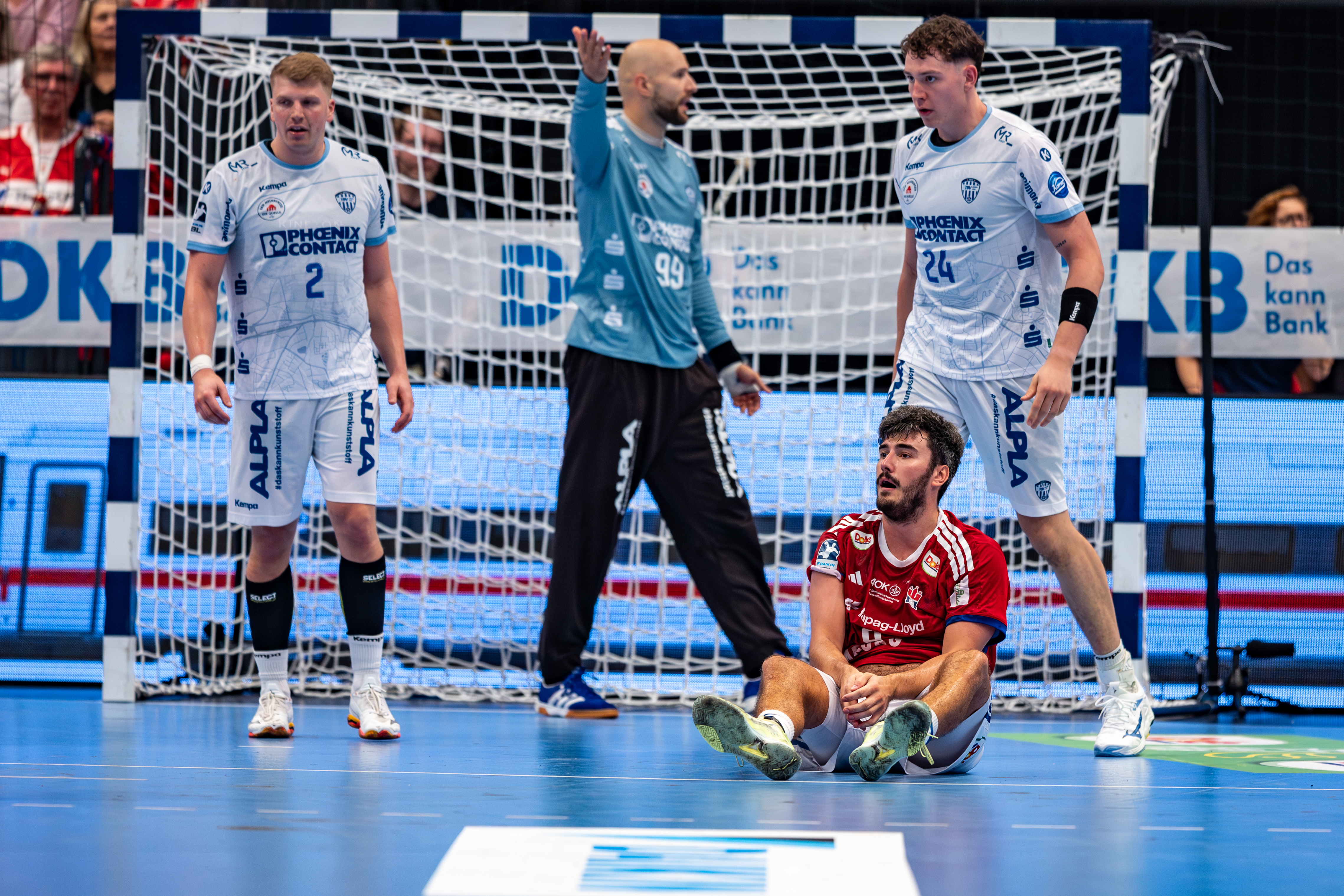 #2 Lukas Hutecek (Rückraum links) – TBV Lemgo Lippe, #24 Joel Willecke (Kreisläufer) – TBV Lemgo Lippe and #9 Jacob Lassen (Rückraum rechts) – Handball Sport Verein Hamburg