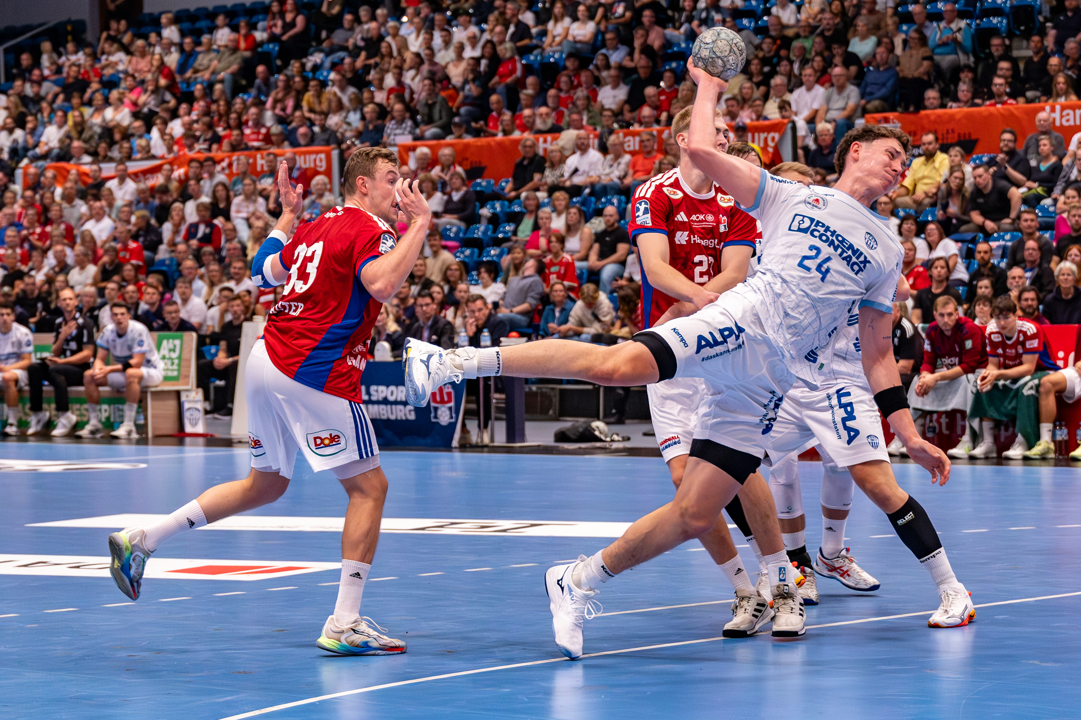 #24 Joel Willecke (Kreisläufer) – TBV Lemgo Lippe, #33 Moritz Sauter (Rückraum Mitte) – Handball Sport Verein Hamburg