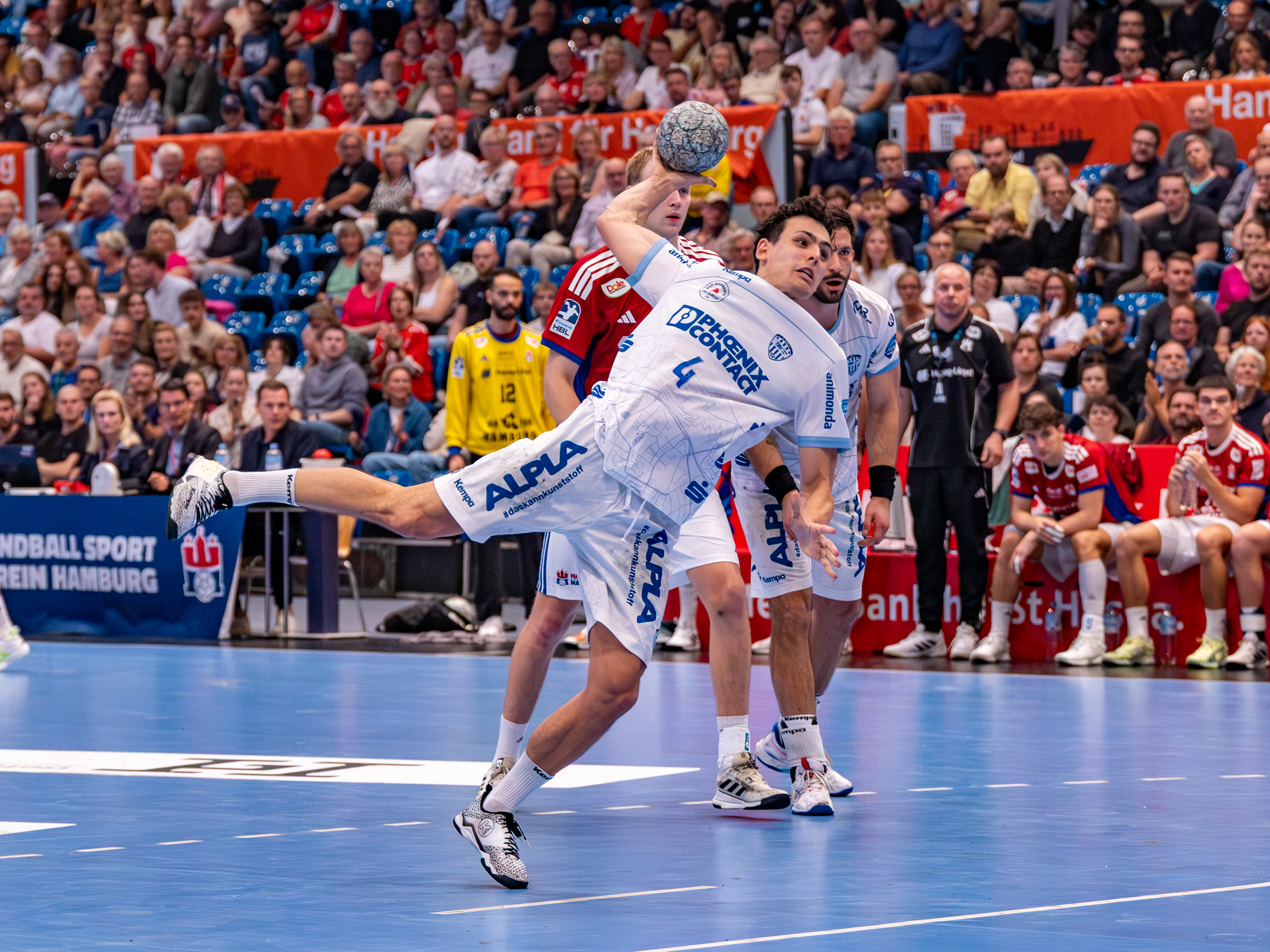 7 meter #4 Samuel Zehnder (Linksaußen) – TBV Lemgo Lippe HSV Hamburg vs Lemgo Lippe, Handball, DAIKIN HBL , WEEK 5, 2025/26, 19.09.2025,