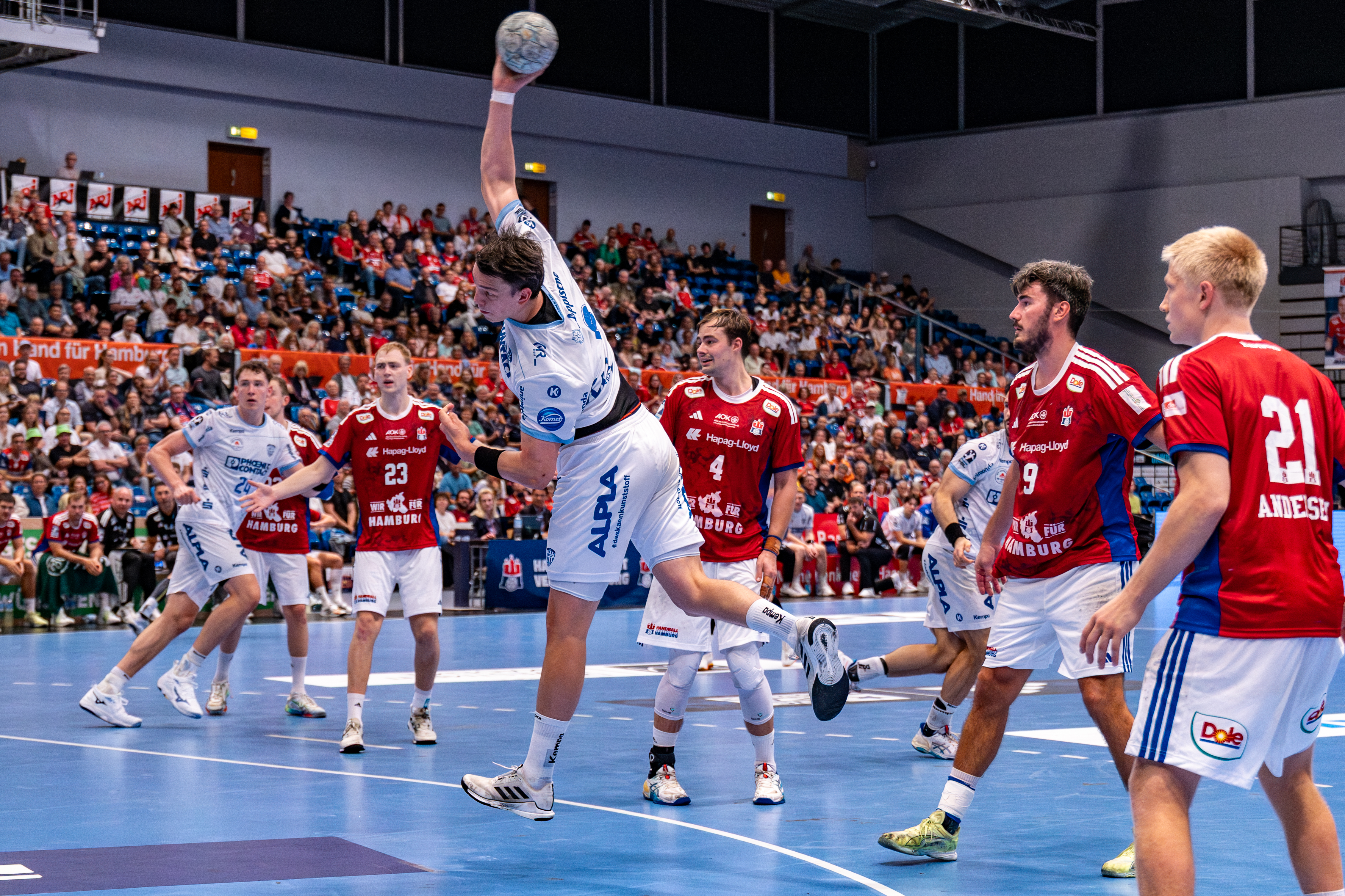 #4 Samuel Zehnder (Linksaußen) – TBV Lemgo Lippe HSV Hamburg vs Lemgo Lippe, Handball, DAIKIN HBL , WEEK 5, 2025/26, 19.09.2025,