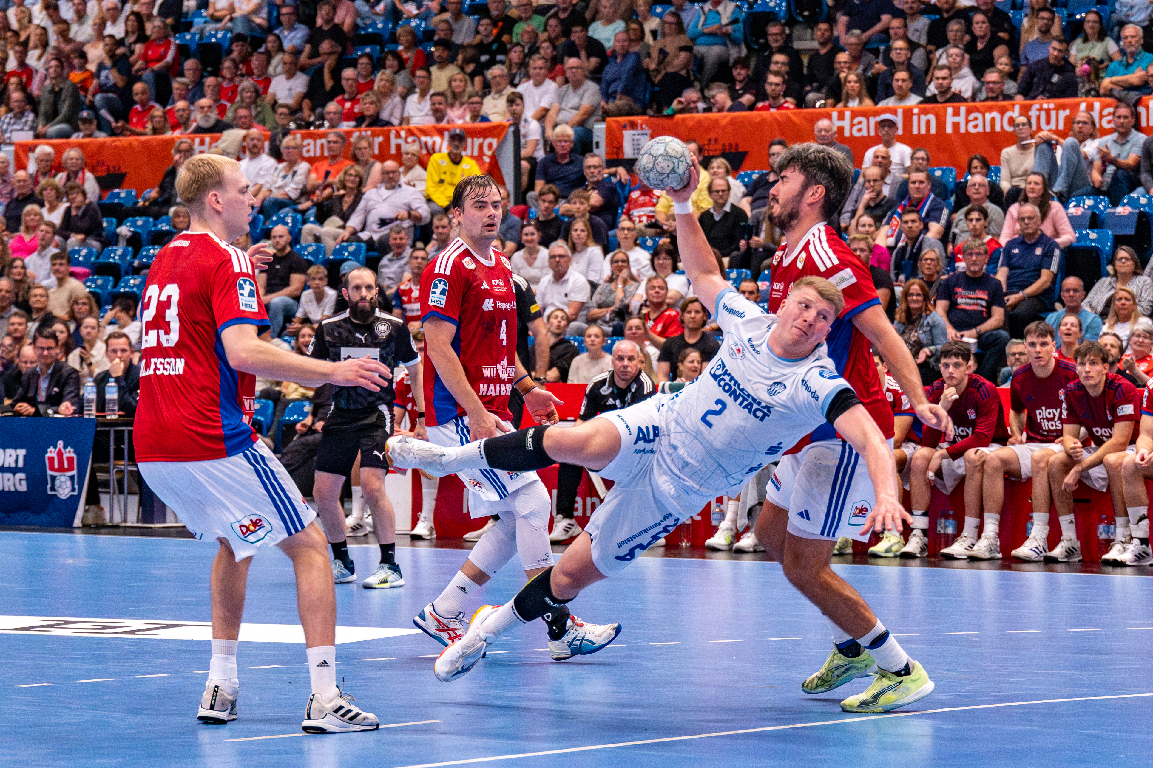 #2 Lukas Hutecek (Rückraum links) – TBV Lemgo Lippe goal HSV Hamburg vs Lemgo Lippe, Handball, DAIKIN HBL , WEEK 5, 2025/26, 19.09.2025,