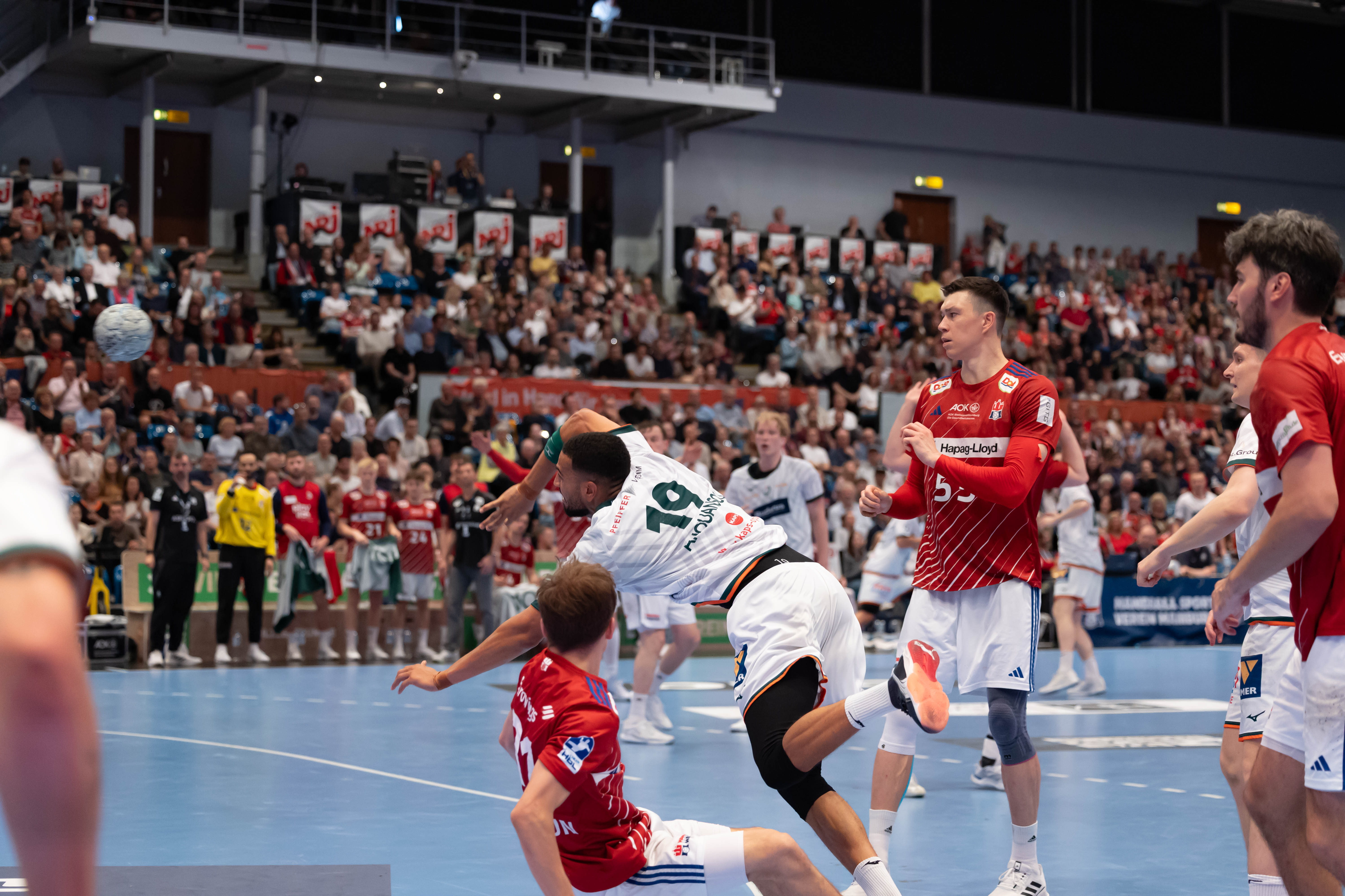 Handball Sport Verein Hamburg vs MT Melsungen