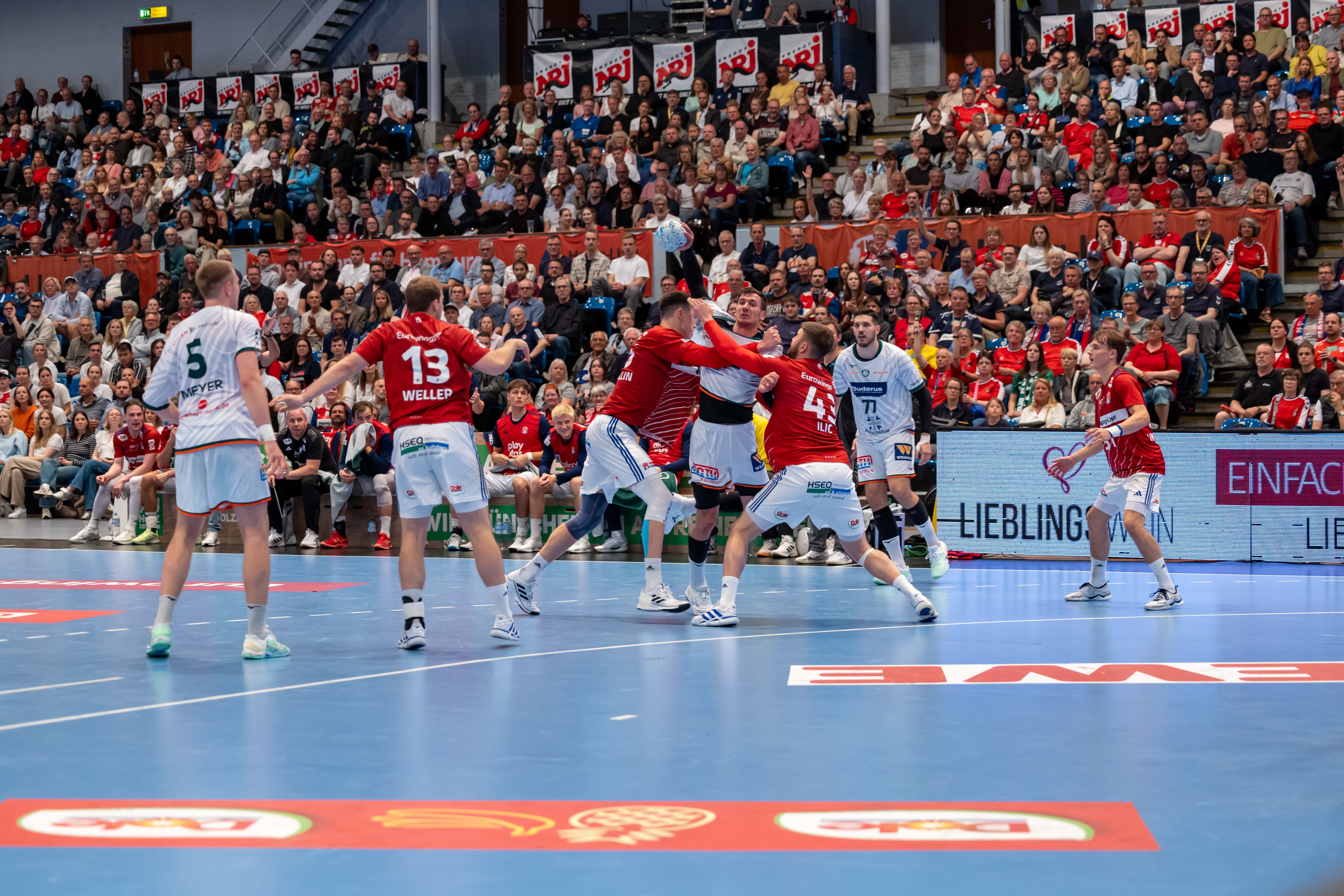 Handball Sport Verein Hamburg vs MT Melsungen