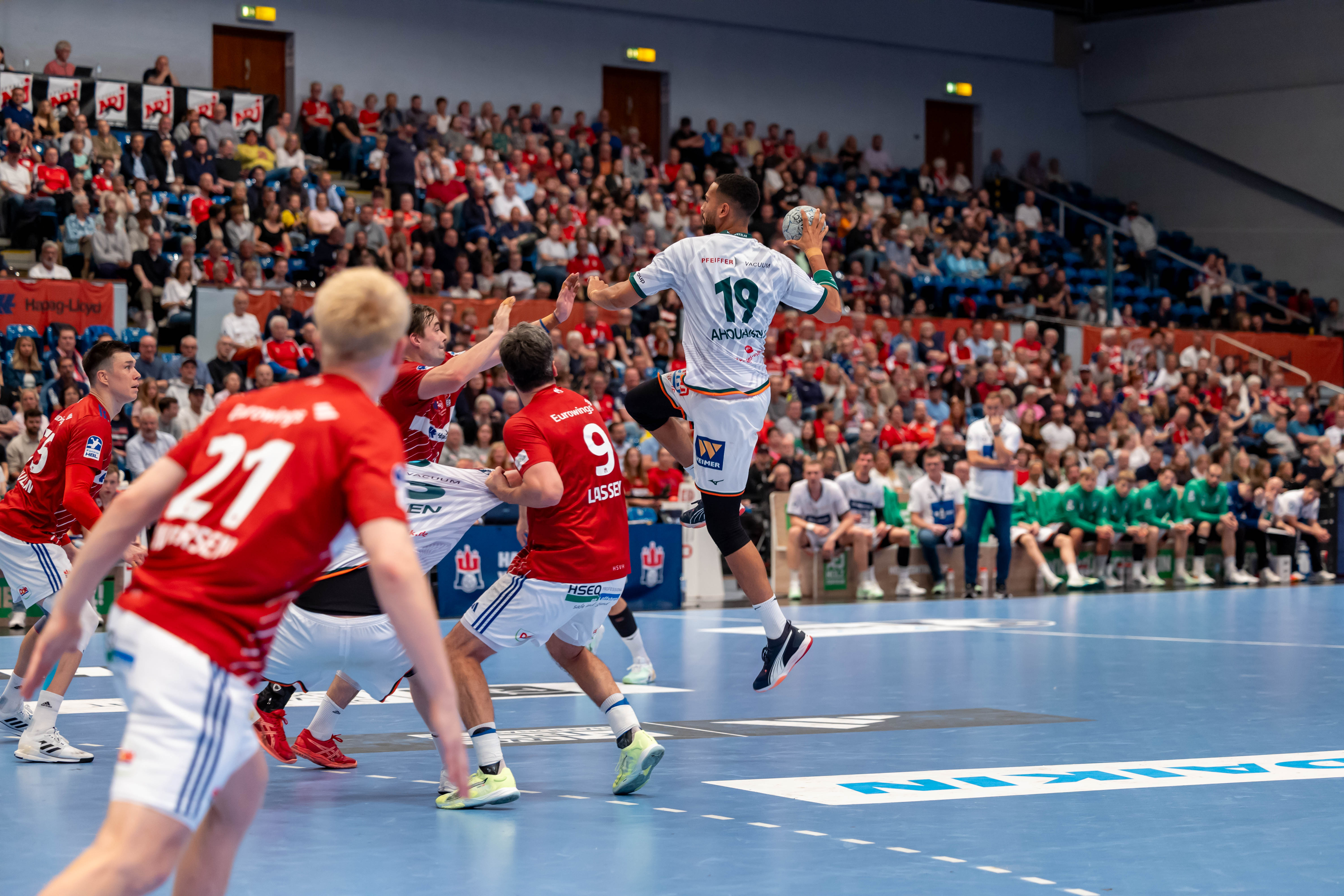 Handball Sport Verein Hamburg vs MT Melsungen