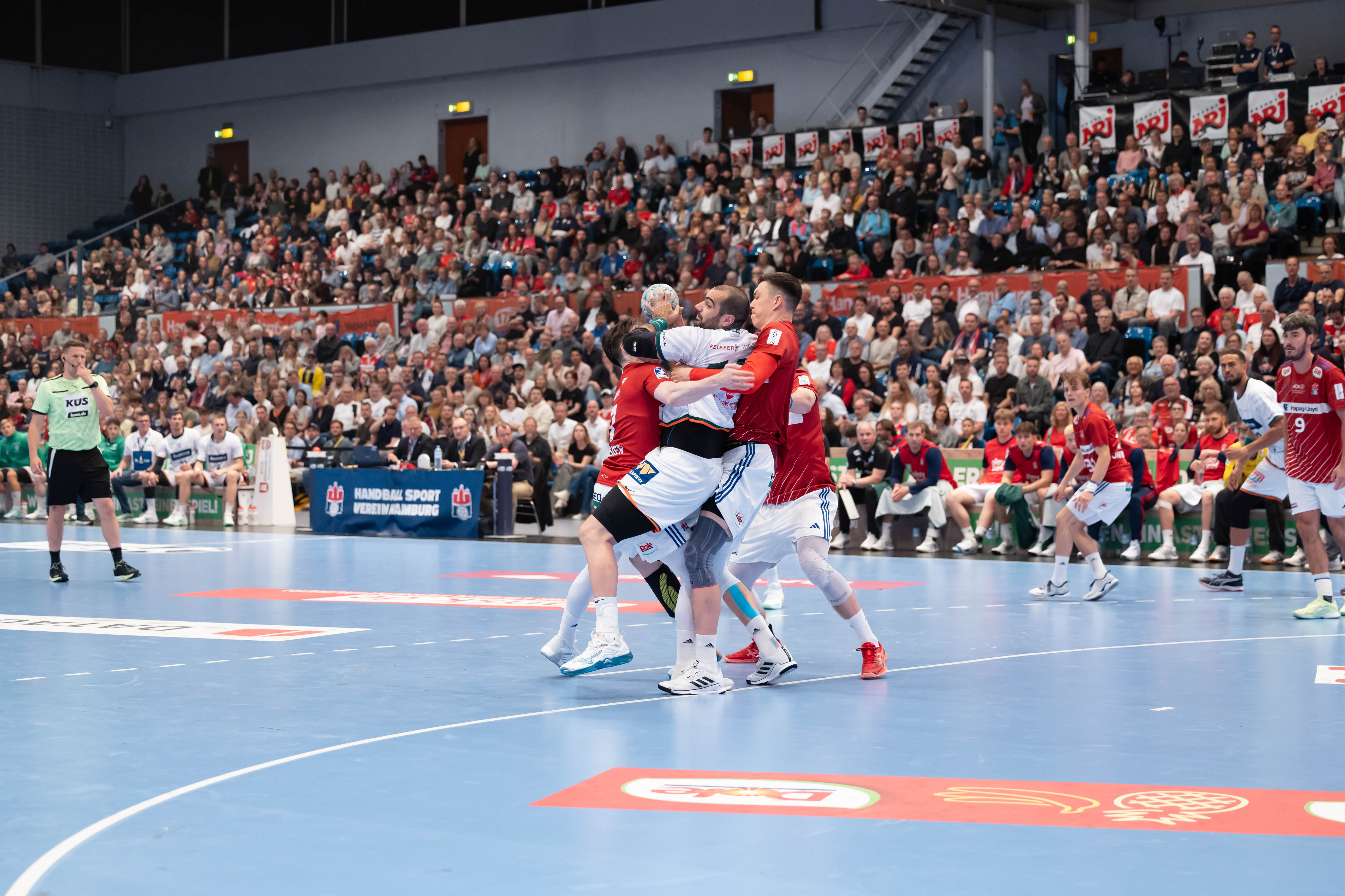 Handball Sport Verein Hamburg vs MT Melsungen