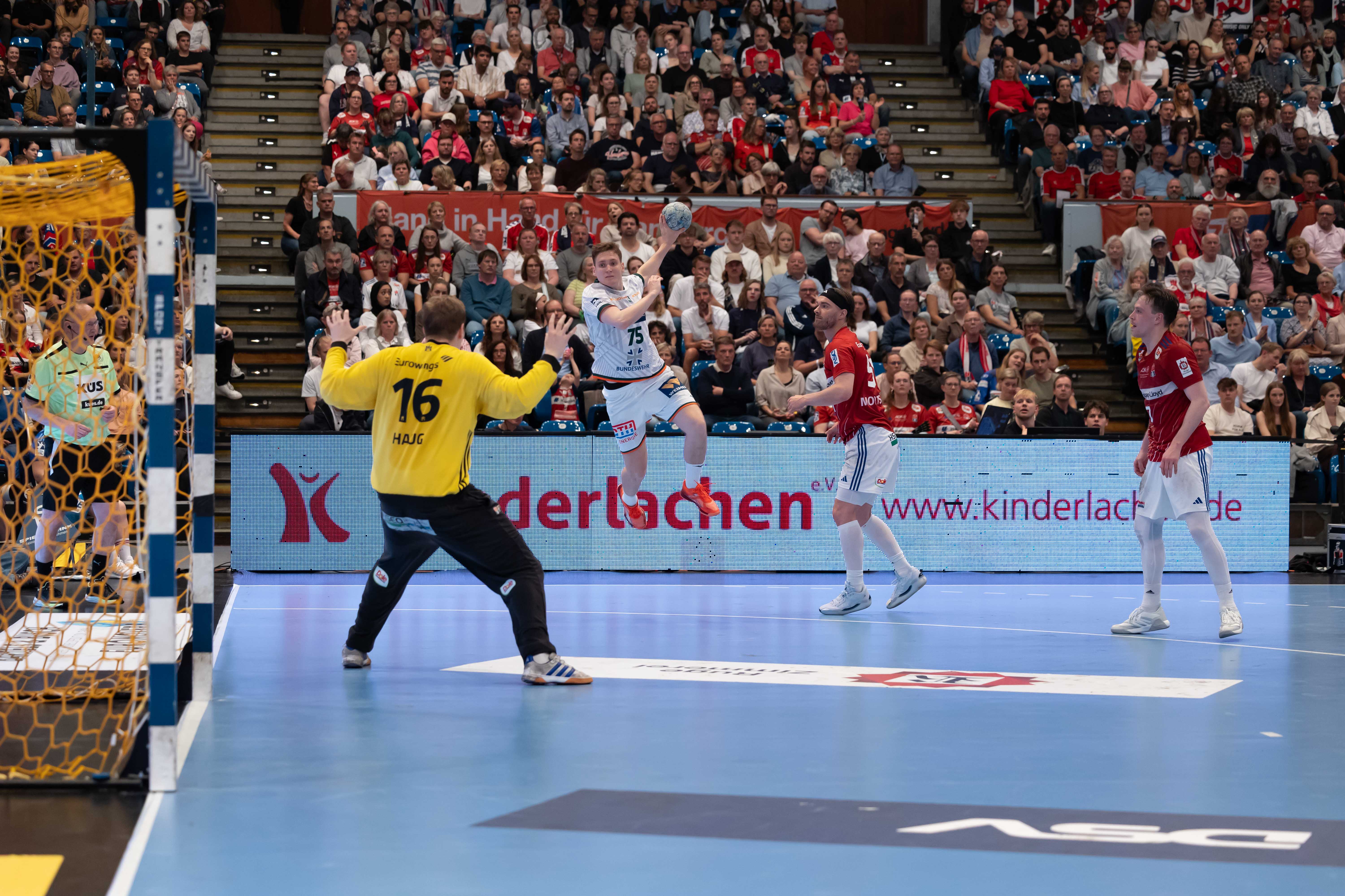 Handball Sport Verein Hamburg vs MT Melsungen