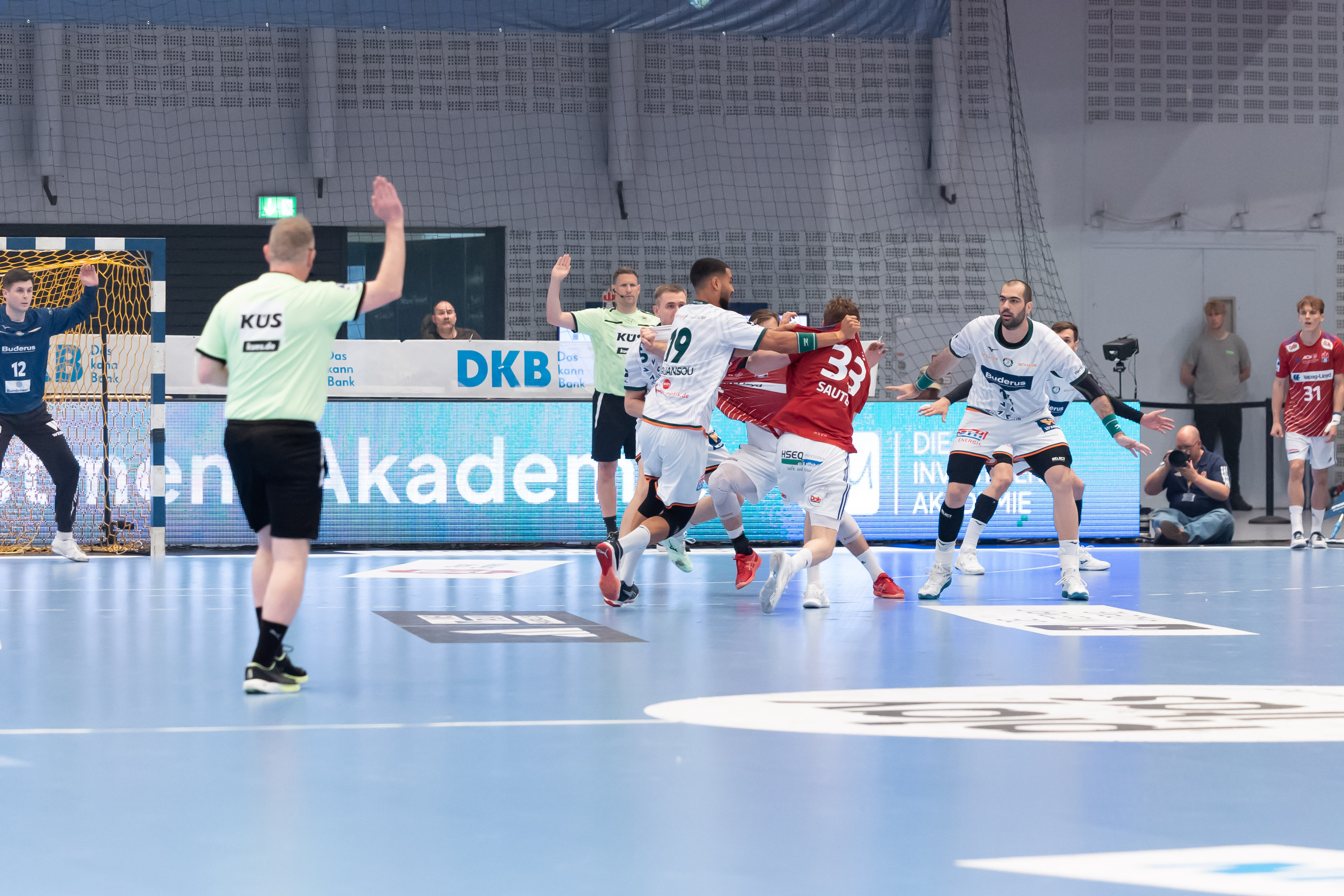Handball Sport Verein Hamburg vs MT Melsungen