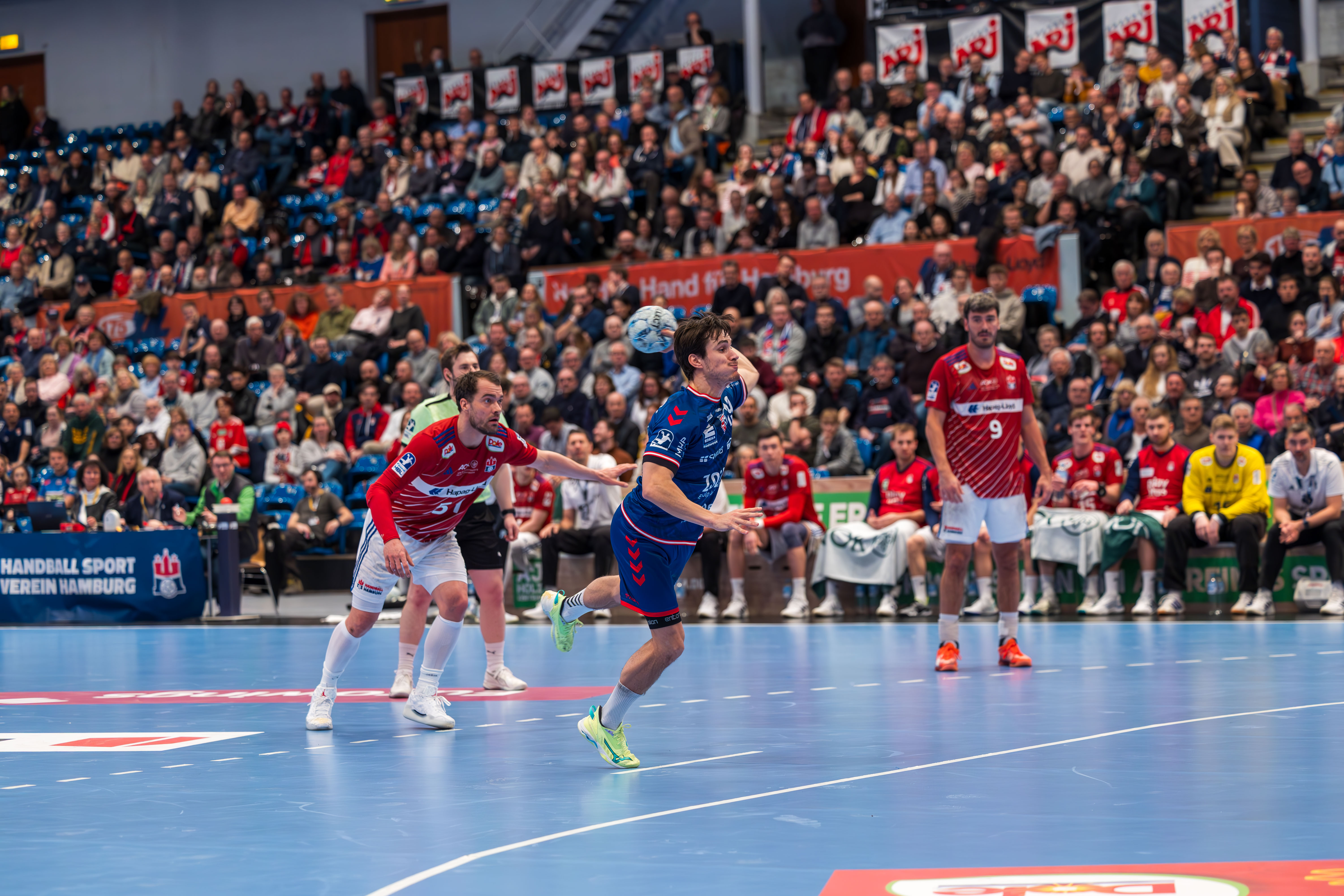 Handball Sport Verein Hamburg vs SG BBM Bietigheim