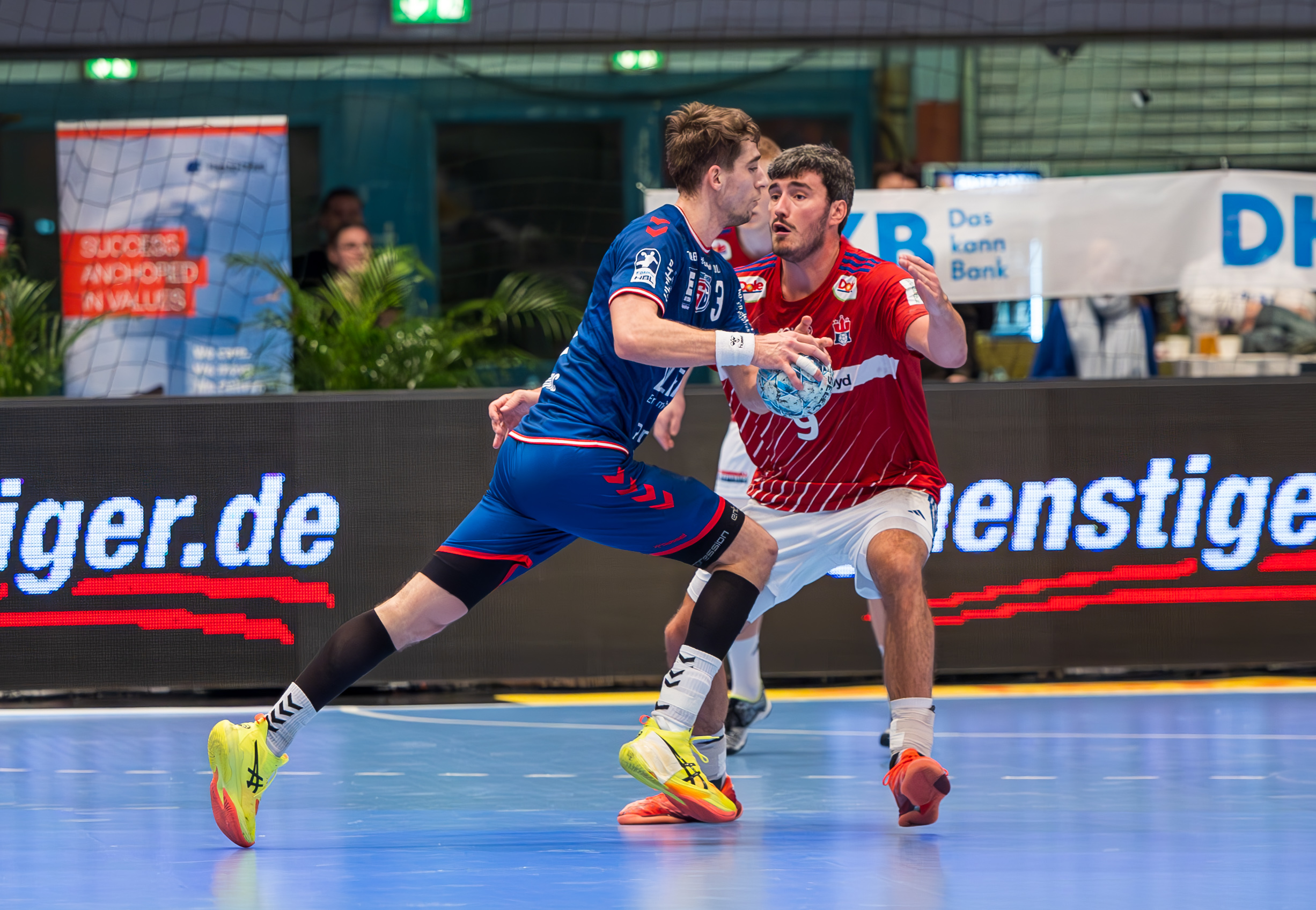 Handball Sport Verein Hamburg vs SG BBM Bietigheim