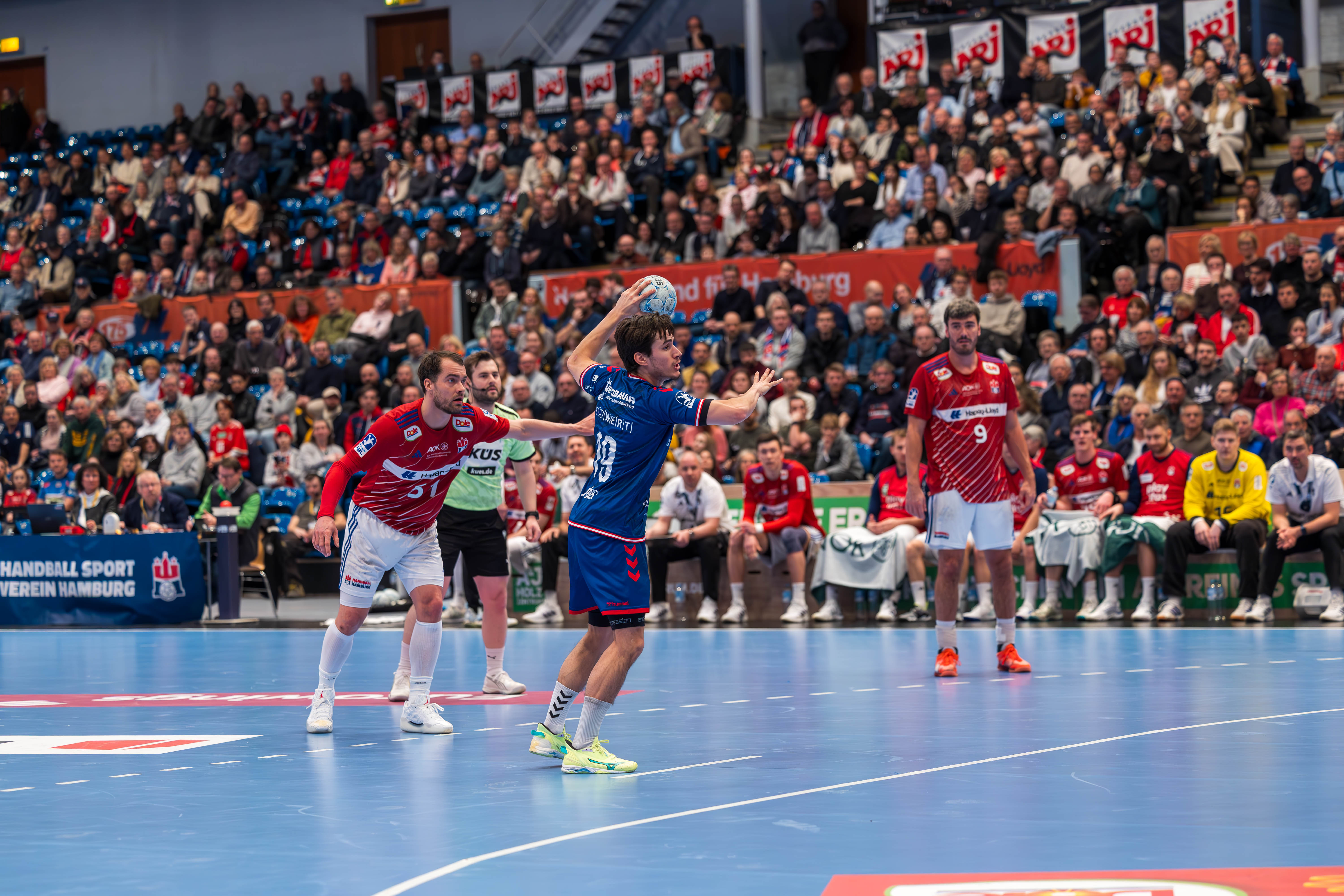 Handball Sport Verein Hamburg vs SG BBM Bietigheim