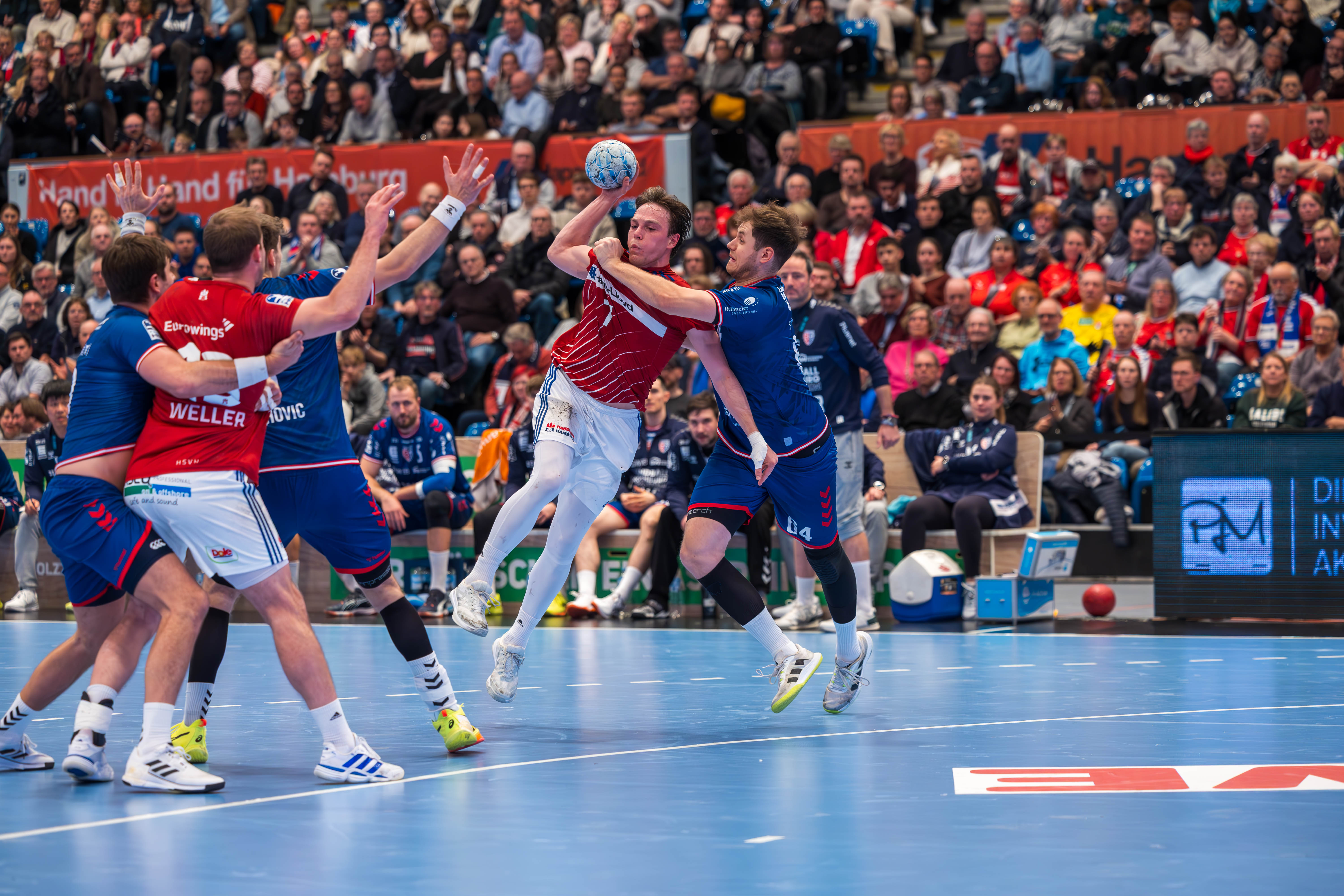 Handball Sport Verein Hamburg vs SG BBM Bietigheim